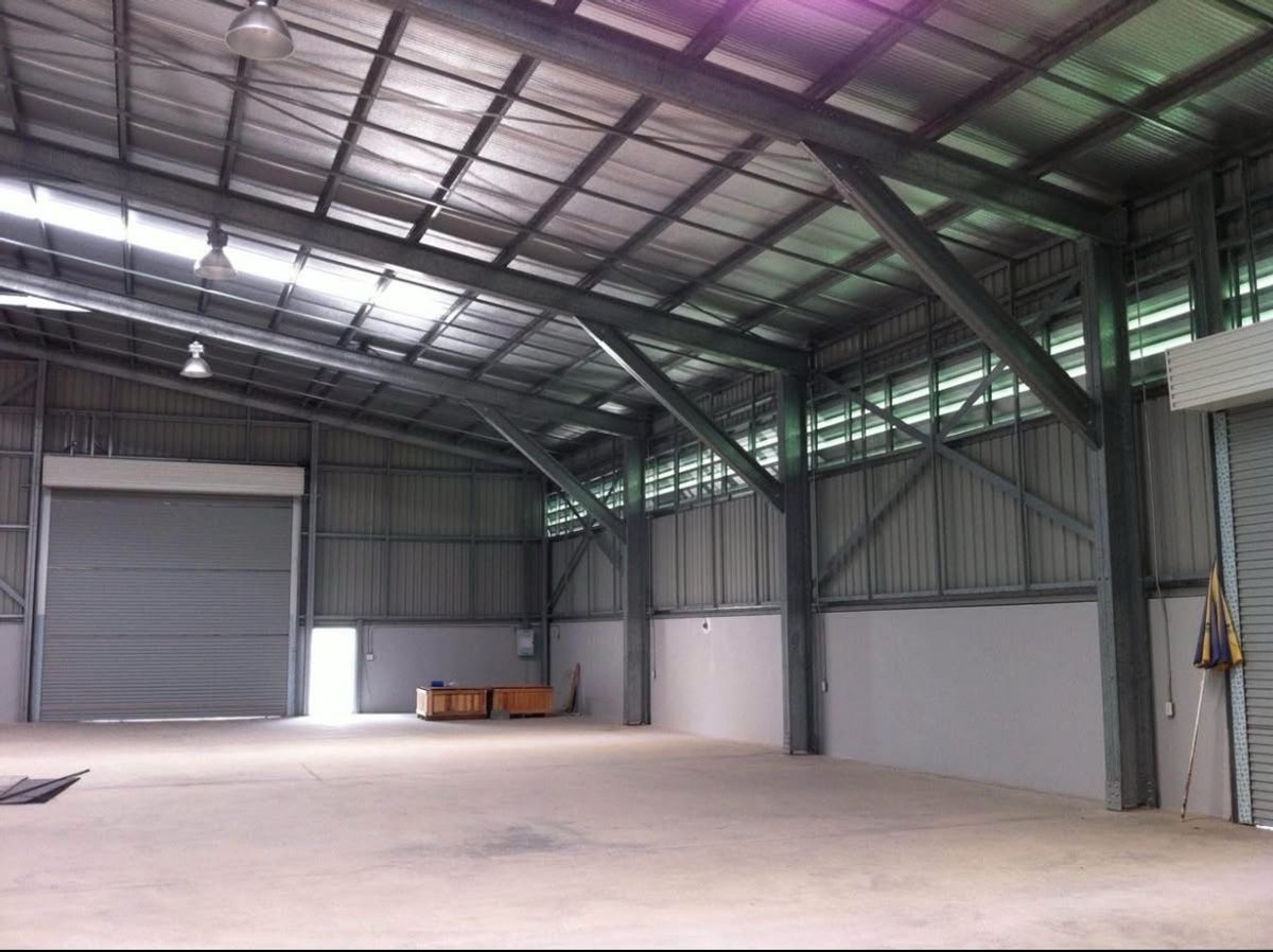 For RentWarehouseNawamin, Ramindra : Rent a warehouse area of ​​1 rai, Chatchoti area, good location, close to the expressway.