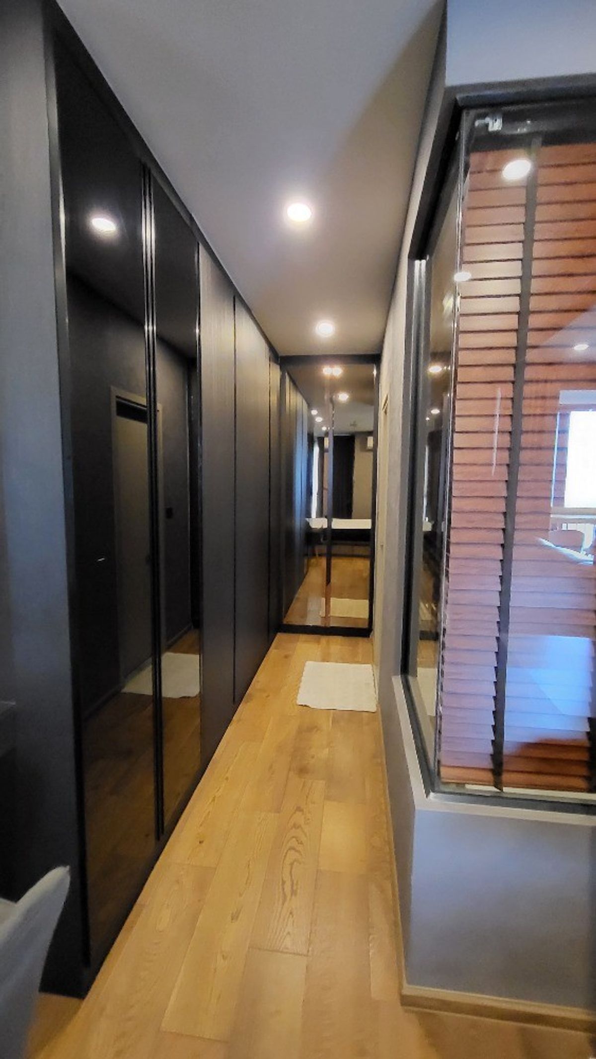 ขายคอนโดราชเทวี พญาไท : Q Chidlom Phetchaburi【𝐒𝐄𝐋𝐋 & 𝐑𝐄𝐍𝐓】🔥คอนโดหรูสไตล์ Futuristic ใจกลางชิดลม พร้อม Sky Lounge และ Co-working space🔥  ติดต่อไลน์ไอดี: @hacondo