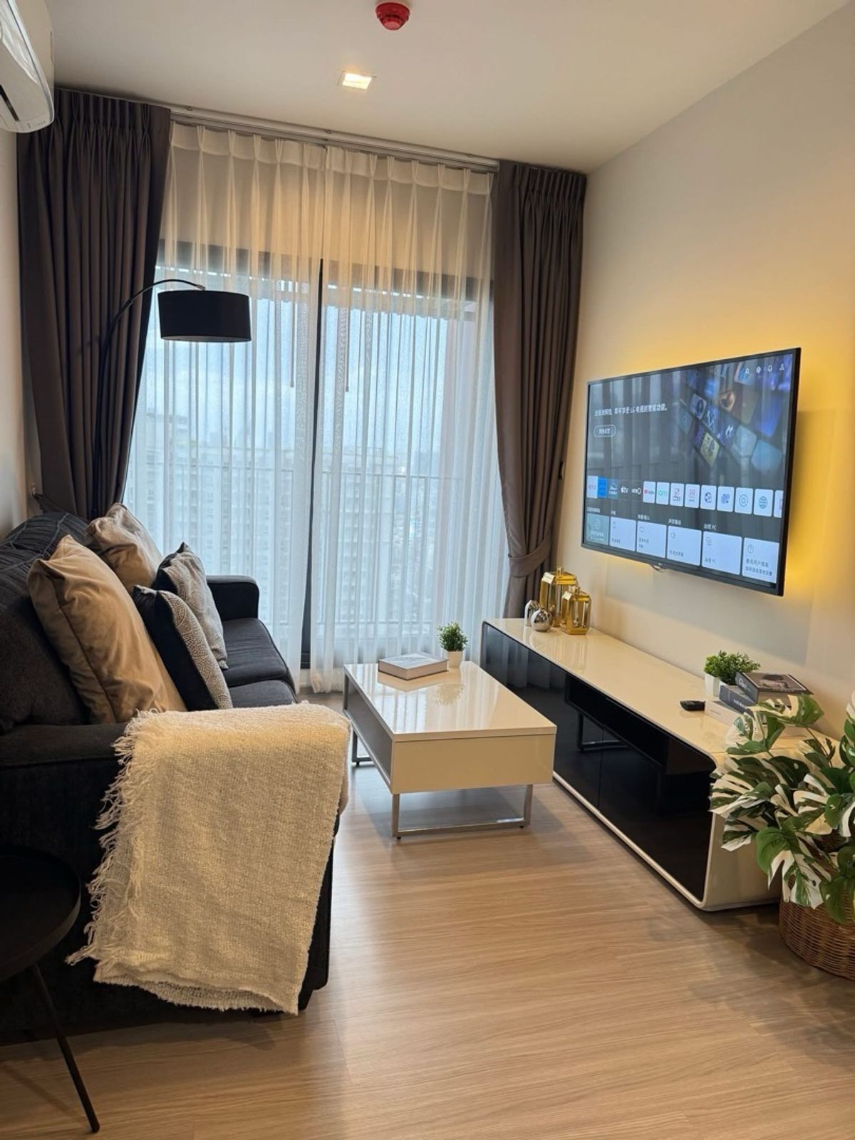 ให้เช่าคอนโดพระราม 9 เพชรบุรีตัดใหม่ RCA : ☘️Life Asoke Hype Condominium