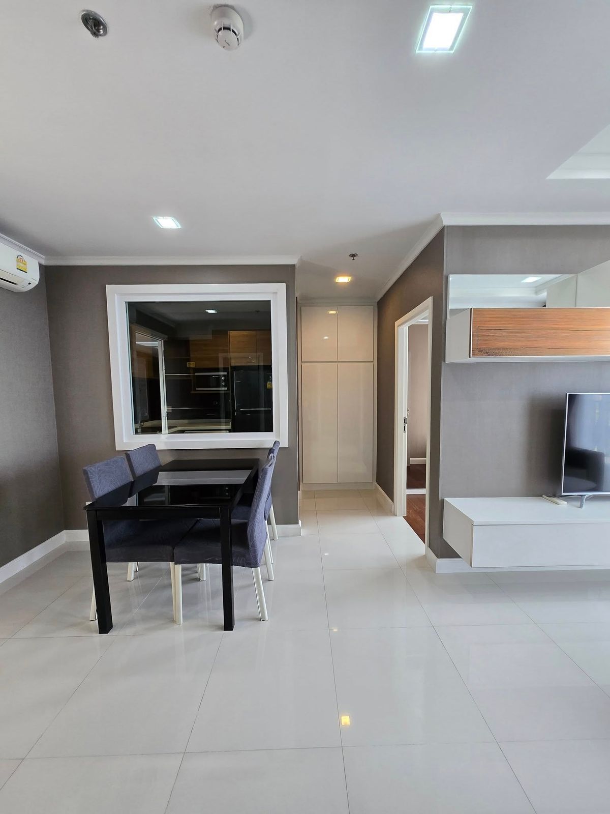 ให้เช่าคอนโดสมุทรปราการ สำโรง : ให้เช่า 📍 The Metropolis Samrong Interchange 📍เดินทางสะดวก ใกล้ BTS สำโรง เฟอร์นิเจอร์ และ เครื่องใช้ไฟฟ้าครบ 