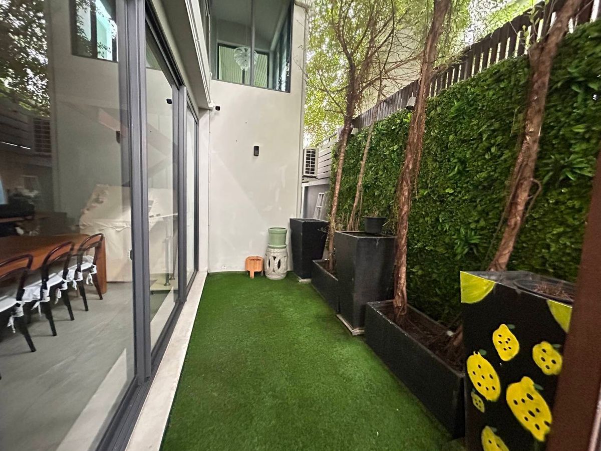 For SaleHouseSukhumvit, Asoke, Thonglor : Detached house, Sukhumvit zone, near BTS. Phra Khanong only 4 minutes