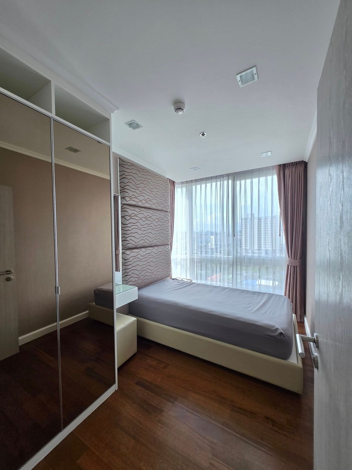 ให้เช่าคอนโดสมุทรปราการ สำโรง : ให้เช่า 📍 The Metropolis Samrong Interchange 📍เดินทางสะดวก ใกล้ BTS สำโรง เฟอร์นิเจอร์ และ เครื่องใช้ไฟฟ้าครบ 