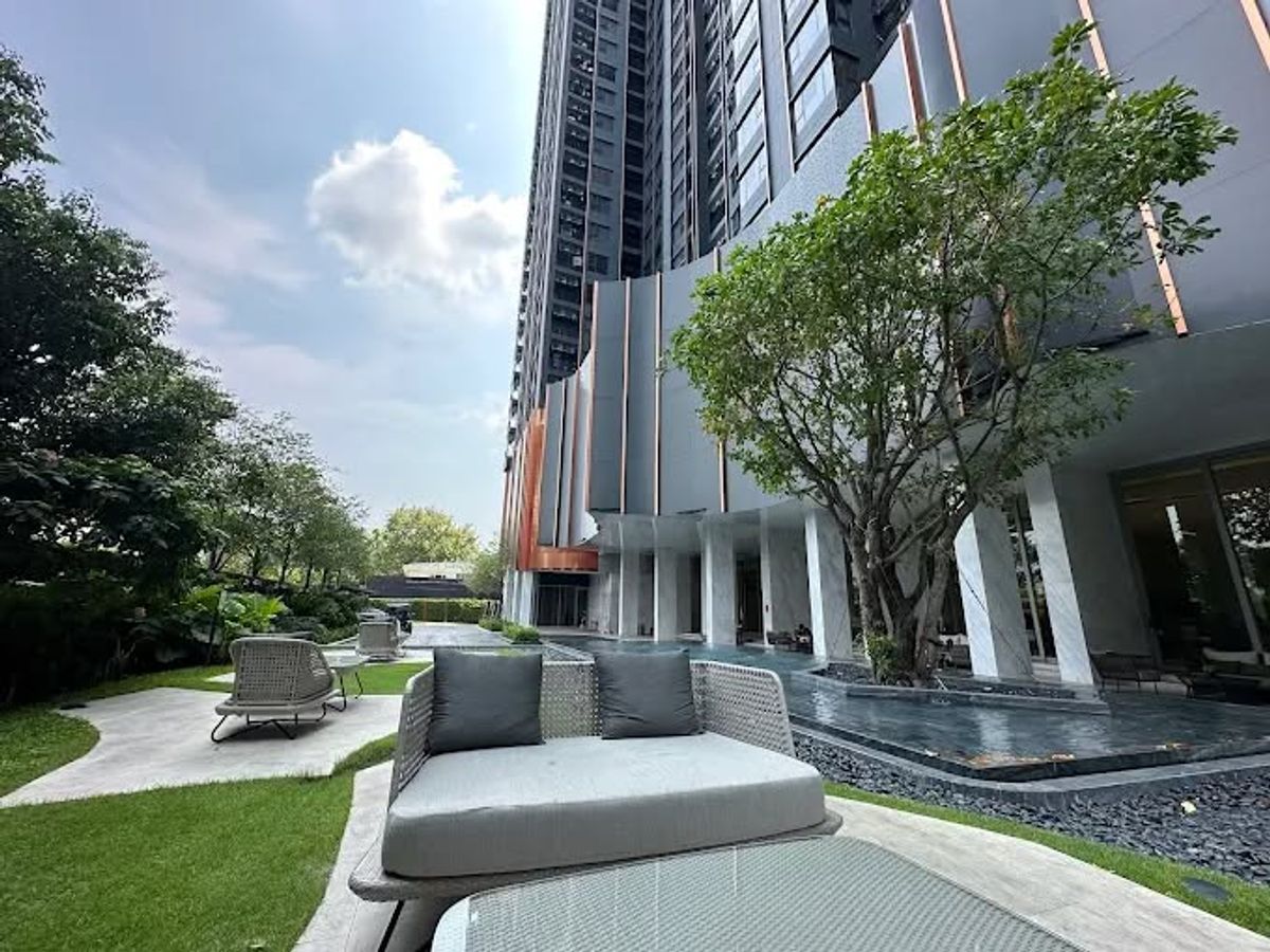 For SaleCondoLadprao, Central Ladprao : Life Ladprao Valley 35 sq.m., 19th floor, Chatuchak Park view