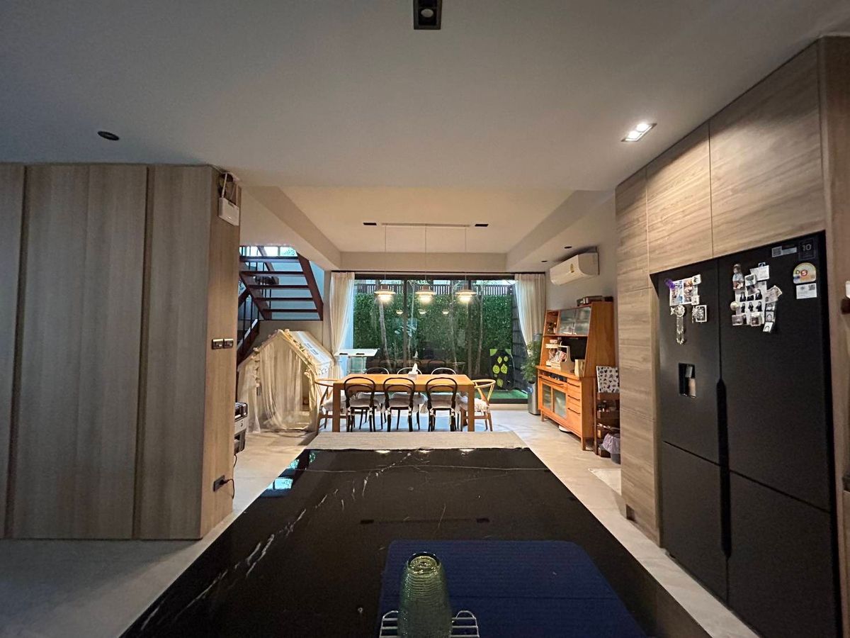 For SaleHouseSukhumvit, Asoke, Thonglor : Detached house, Sukhumvit zone, near BTS. Phra Khanong only 4 minutes