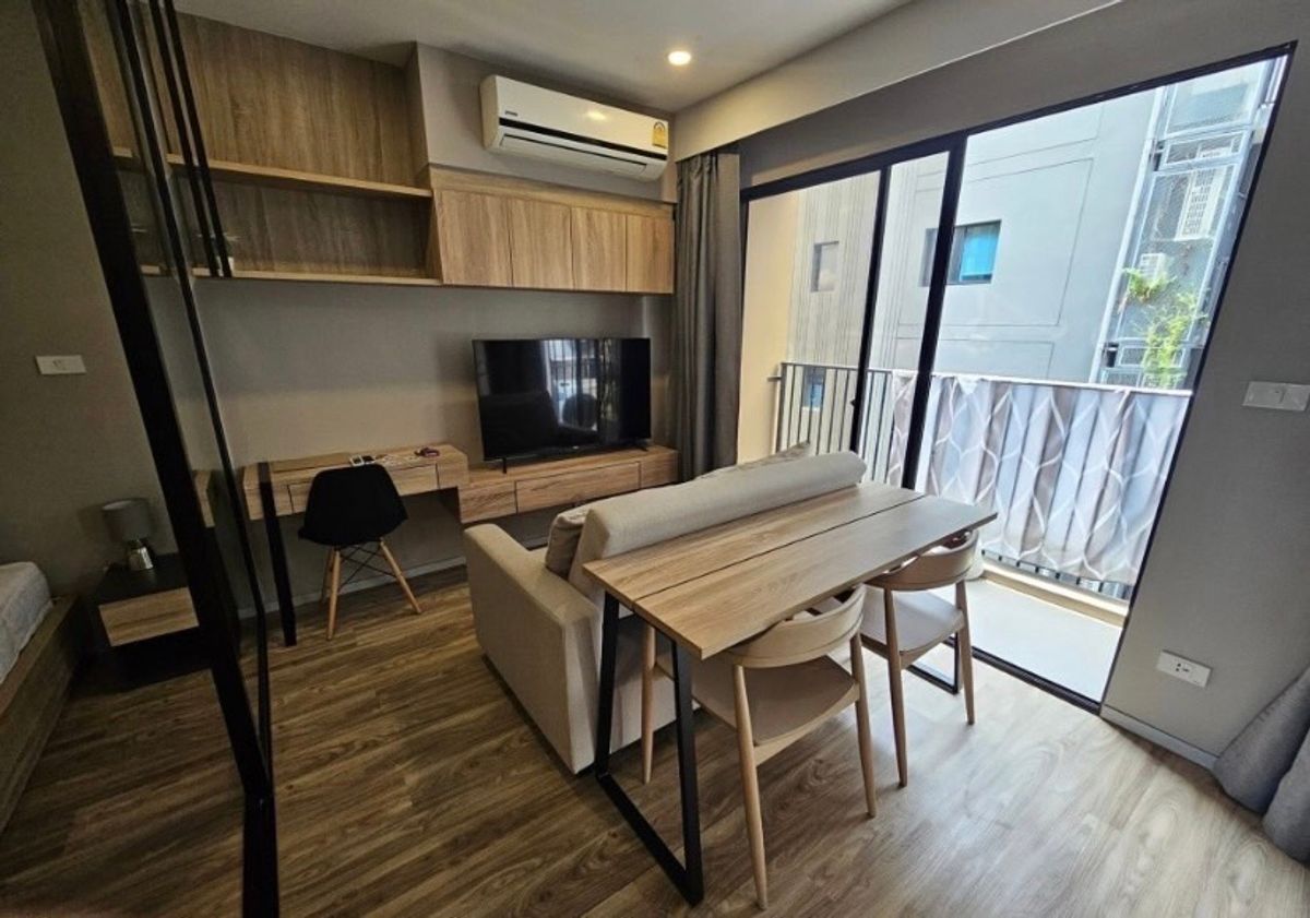 For RentCondoSathorn, Narathiwat : 🔥🔥 Blossom Condo at Sathorn-Charoen Rat 🚝 Sathorn area, near BTS Surasak, BTS St. Louis 🚌 There is a van project to send station