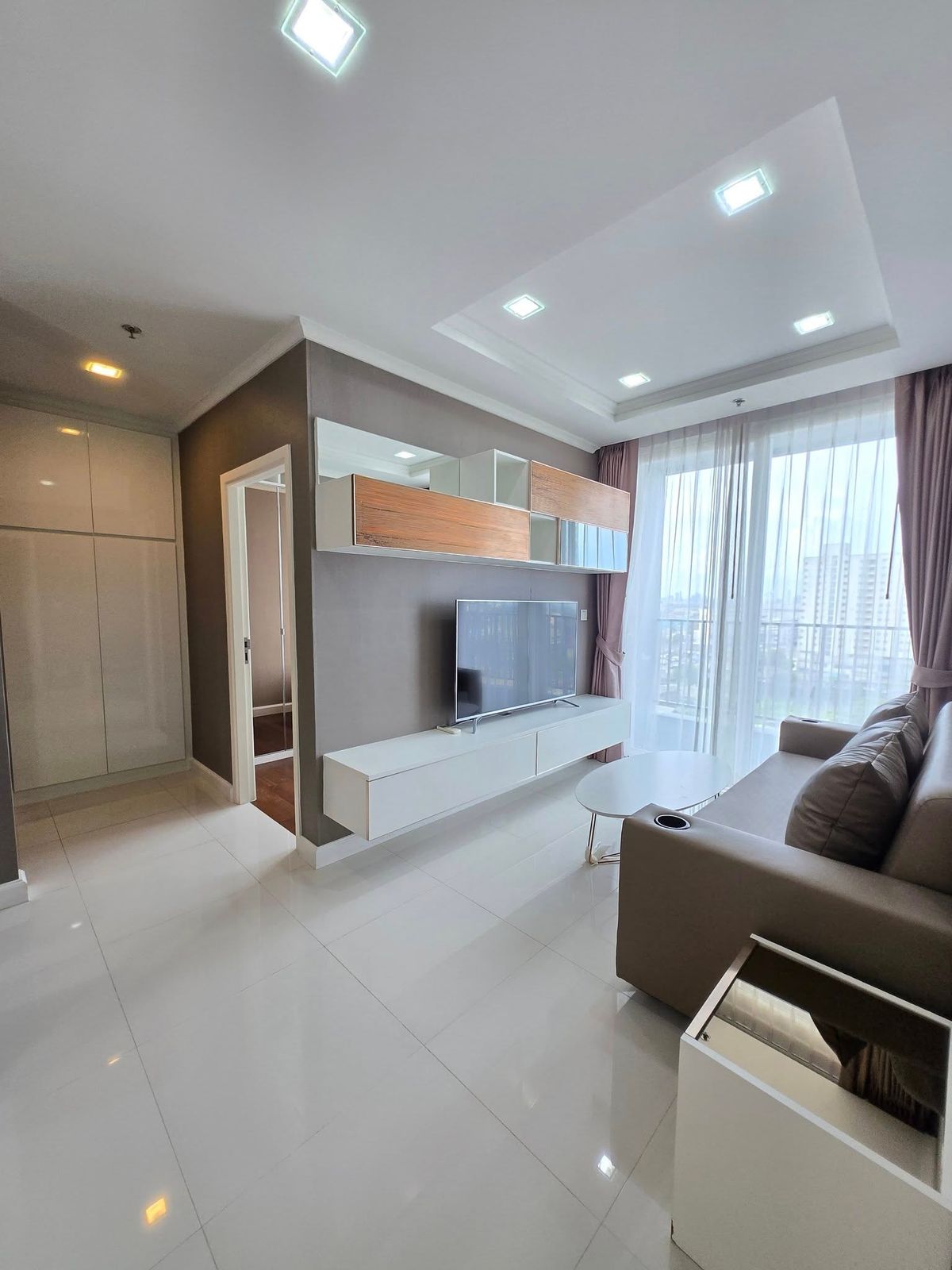 ให้เช่าคอนโดสมุทรปราการ สำโรง : ให้เช่า 📍 The Metropolis Samrong Interchange 📍เดินทางสะดวก ใกล้ BTS สำโรง เฟอร์นิเจอร์ และ เครื่องใช้ไฟฟ้าครบ 