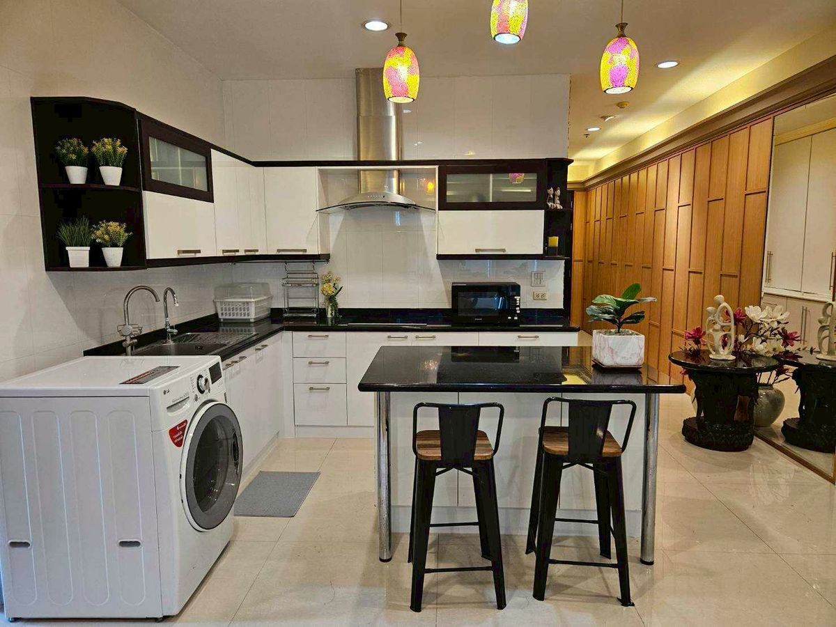 ให้เช่าคอนโดราชเทวี พญาไท : LTH13005 – Condo for rent คอนโดให้เช่า at Baan Klang Krung Siam บ้านกลางกรุง สยาม Size 140 sqm. 3 Beds 3 Baths Near BTS  Ratchathewi ONLY 65K/Month
