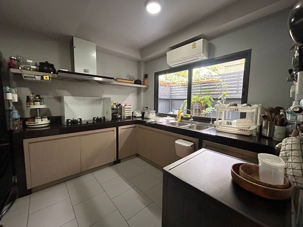 For SaleHouseSukhumvit, Asoke, Thonglor : Detached house, Sukhumvit zone, near BTS. Phra Khanong only 4 minutes