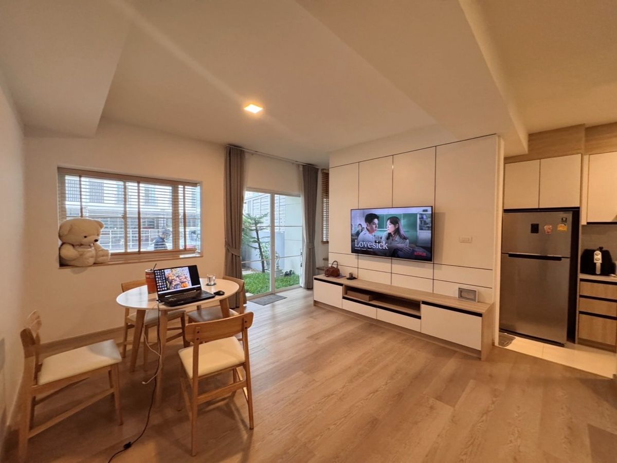 ขายทาวน์โฮมบางนา แบริ่ง ลาซาล : 🔥ForSale 🔥 Indy บางนา- รามคำแหง2 • ใกล้เมกะ บางนา ‼️ ตรงข้ามนานาชาติ Dulwich⚡️ราคาพิเศษ** Duplex  ✅ บ้านติดสวนและคลับเฮาส์ | สภาพดีมาก**