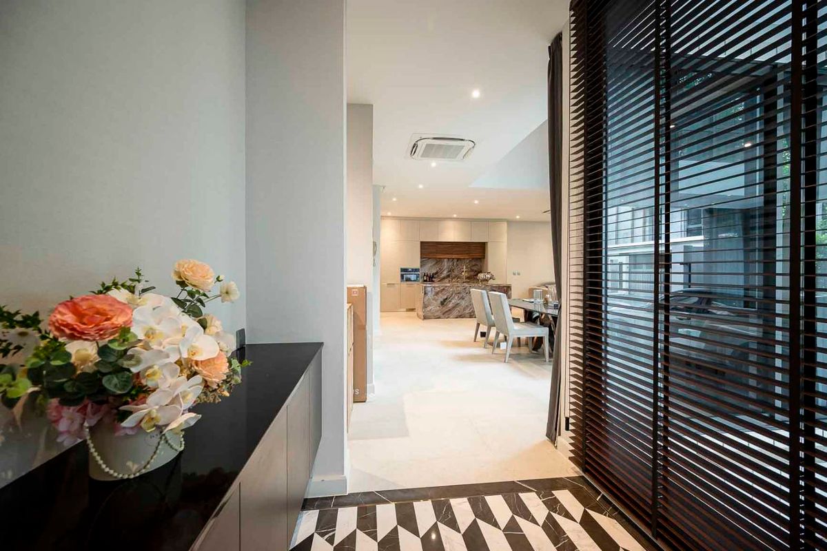 ให้เช่าบ้านพัฒนาการ ศรีนครินทร์ : บ้านเดี่ยวให้เช่า ✨ Bugaan Pattanakarn ✨ 4 ห้องนอน 5 ห้องน้ำ เฟอร์นิเจอร์ และ เครื่องใช้ไฟฟ้าครบ 