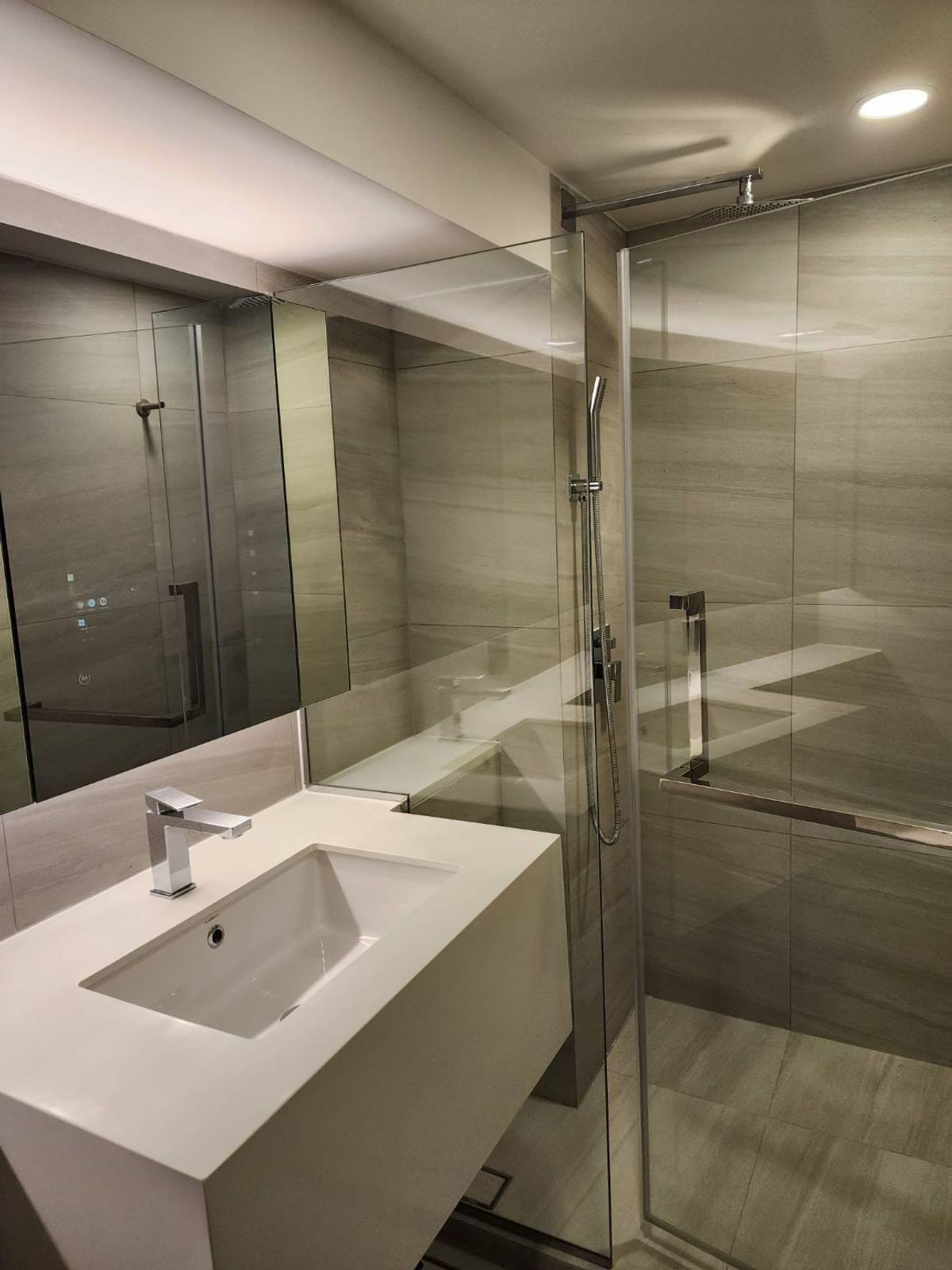 For SaleCondoSiam Paragon ,Chulalongkorn,Samyan : Park Origin Chula Samyan【𝐒𝐄𝐋𝐋 & 𝐑𝐄𝐍𝐓】🔥This room is decorated in a modern luxe style with custom-made built-in furniture.🔥  Contact Line ID: @hacondo