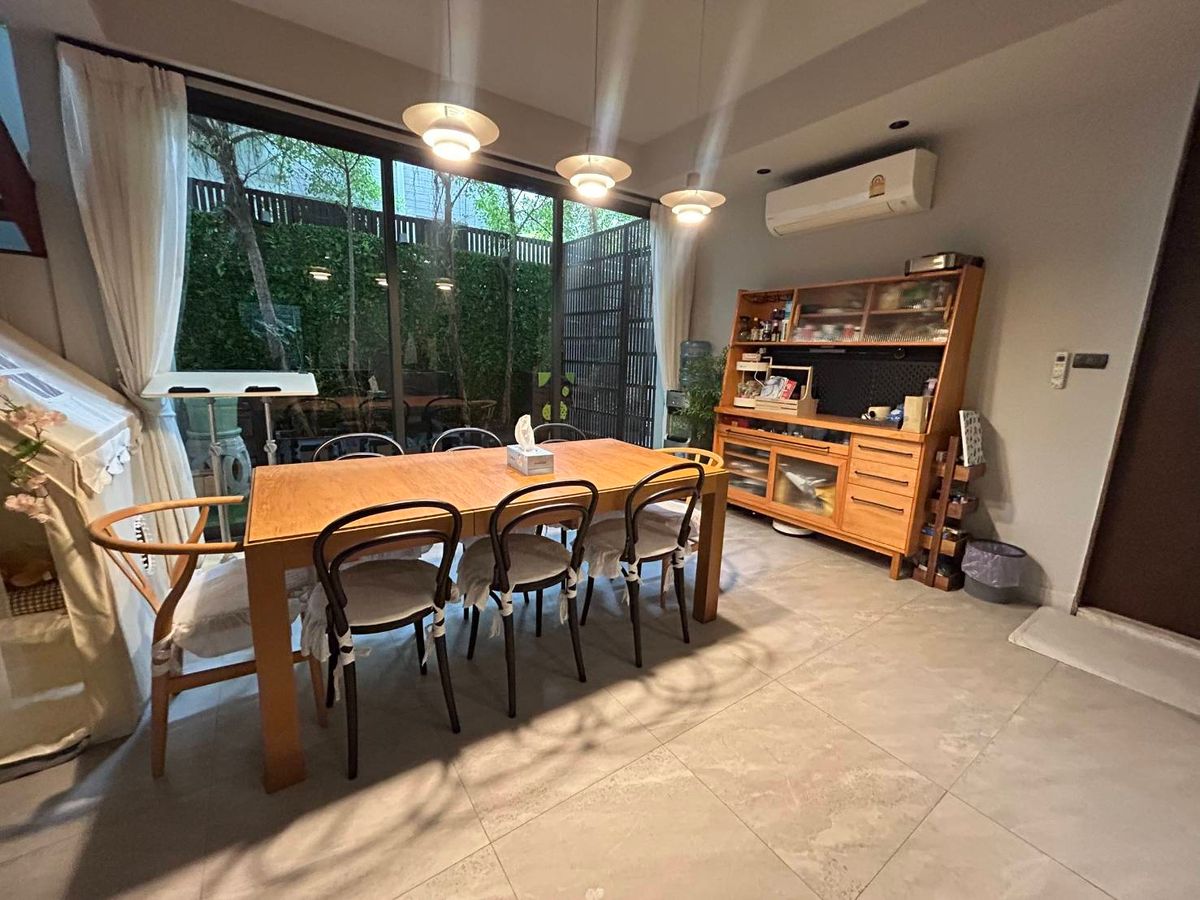 For SaleHouseSukhumvit, Asoke, Thonglor : Detached house, Sukhumvit zone, near BTS. Phra Khanong only 4 minutes