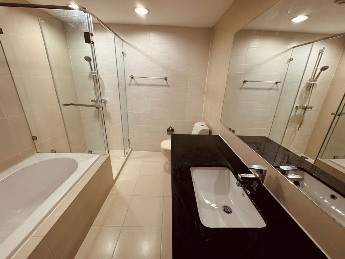 For RentCondoRama9, Petchburi, RCA : Belle Grand Rama 9, Building A, Floor 20, Open City View, Size 101.00 sq.m., 3 Bedrooms, 2 Bathrooms, 50,000 baht