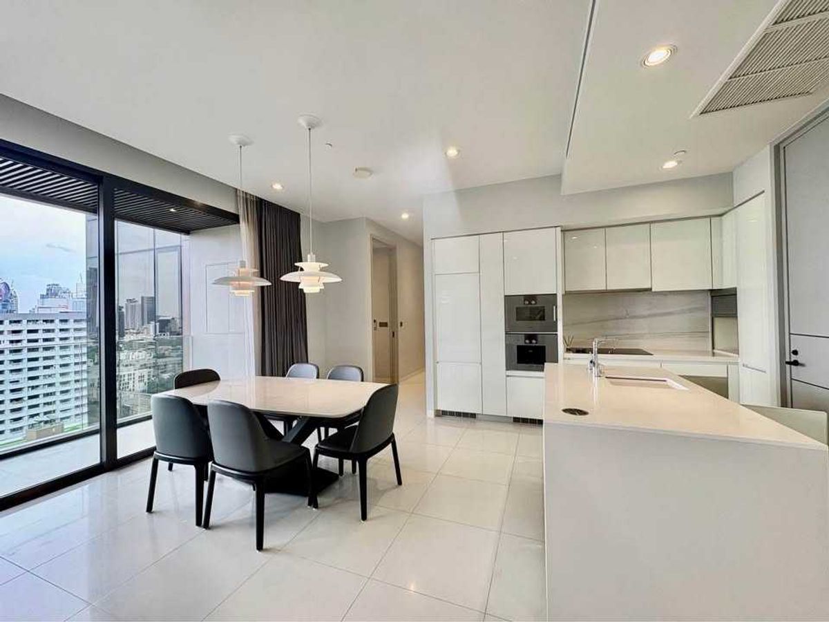 ขายคอนโดสุขุมวิท อโศก ทองหล่อ : LTH13004 – Condo for sale คอนโดขาย at Vittorio Sukhumvit 39 วิทโทริโอ สุขุมวิท 39 Size 136.71 sqm. 2 Beds 3 Baths Near BTS Phromphong ONLY 55MB