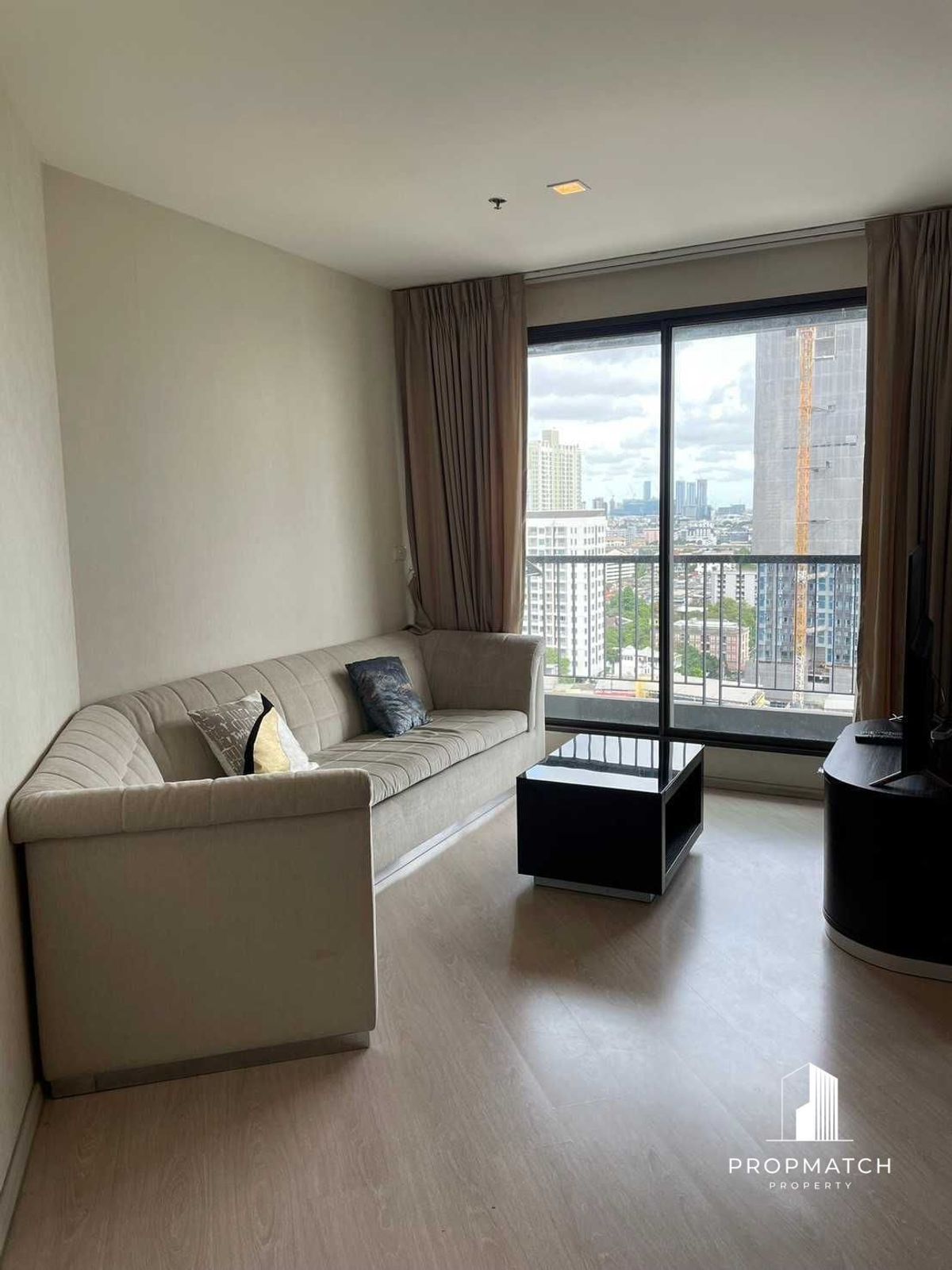 For RentCondoOnnut, Udomsuk : ✨flash deal ✨MAESTRO 14 Siam - Ratchathewi (1Bed 1Bath 27.9SQM.) Completely decorated !! Only 17,000 baht per month Tel.0981315848 @PropMatch