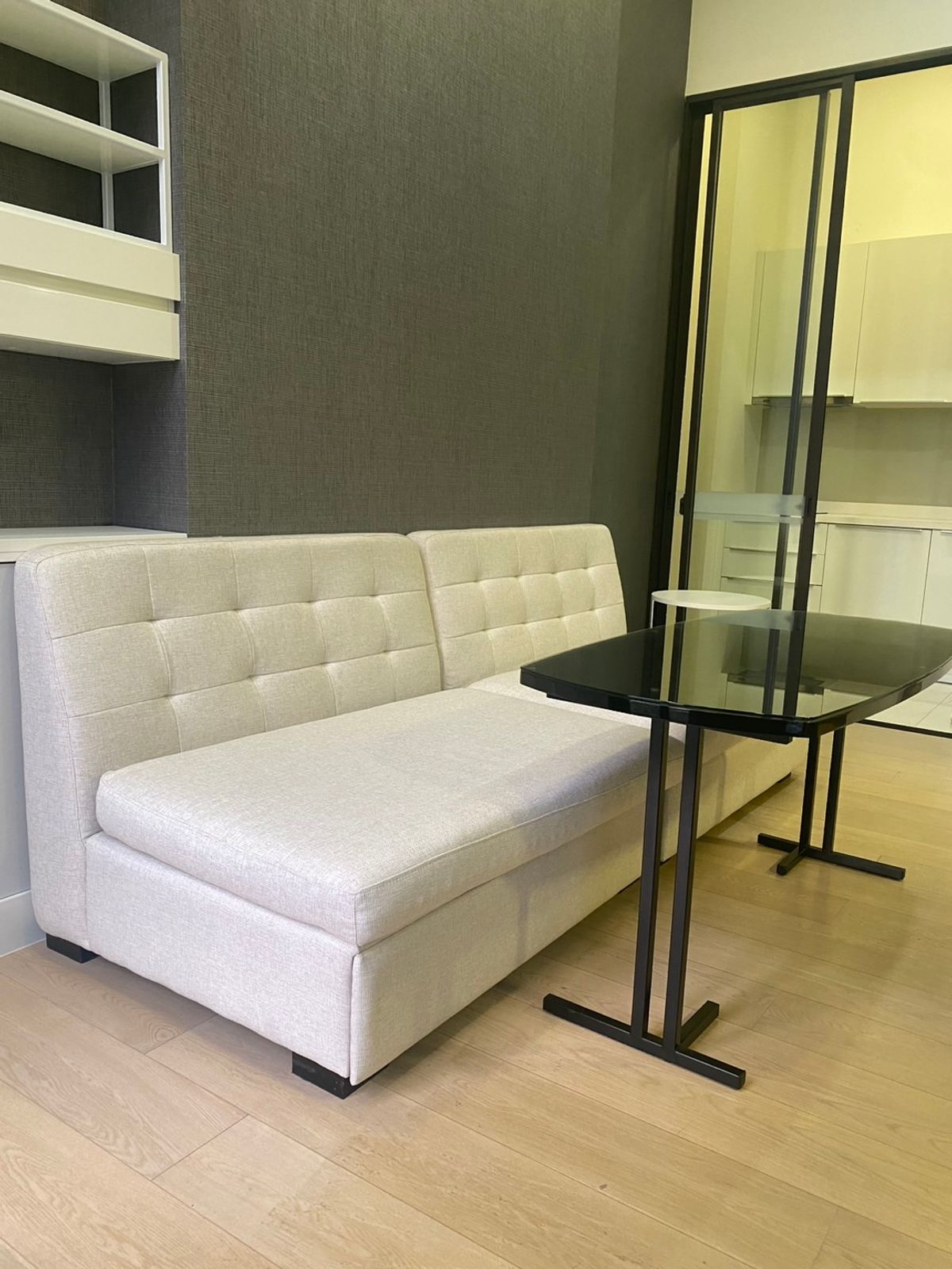 ให้เช่าคอนโดพระราม 9 เพชรบุรีตัดใหม่ RCA : ให้เช่า 📍 Chewathai Residence Asoke 📍 ใกล้ MRT พระราม 9 เฟอร์นิเจอร์ และ เครื่องใช้ไฟฟ้าครบ 