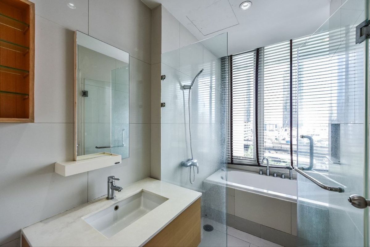 For RentCondoRatchathewi,Phayathai : Villa Rachatewi【𝐑𝐄𝐍𝐓】🔥Luxury design completes your living space, with light to please content creators.🔥  Contact Line ID: @hacondo