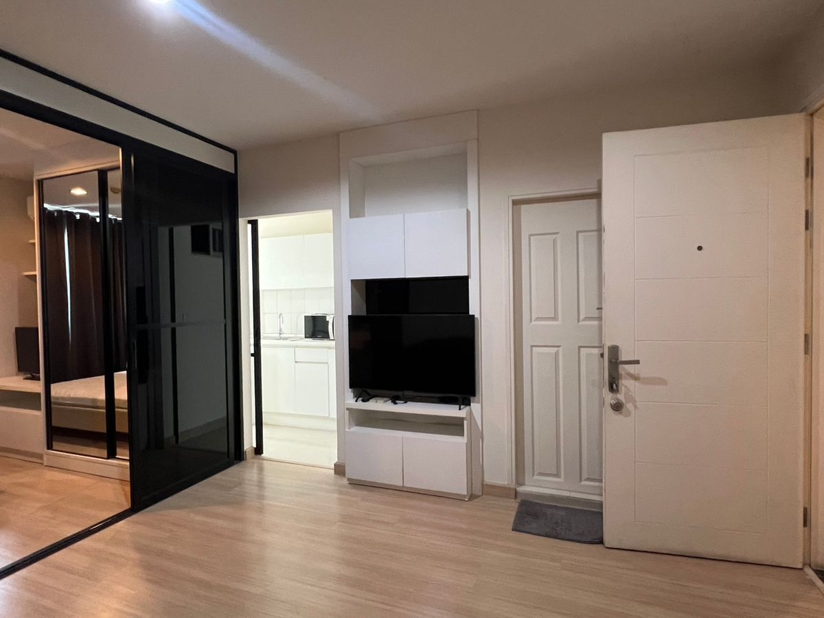 For RentCondoLadprao, Central Ladprao : 📣 Life @ladprao 18. MRT Lat Phrao / 40 sq.m., 1 bedroom, big room 📞 Line: @pukkhome (with @)