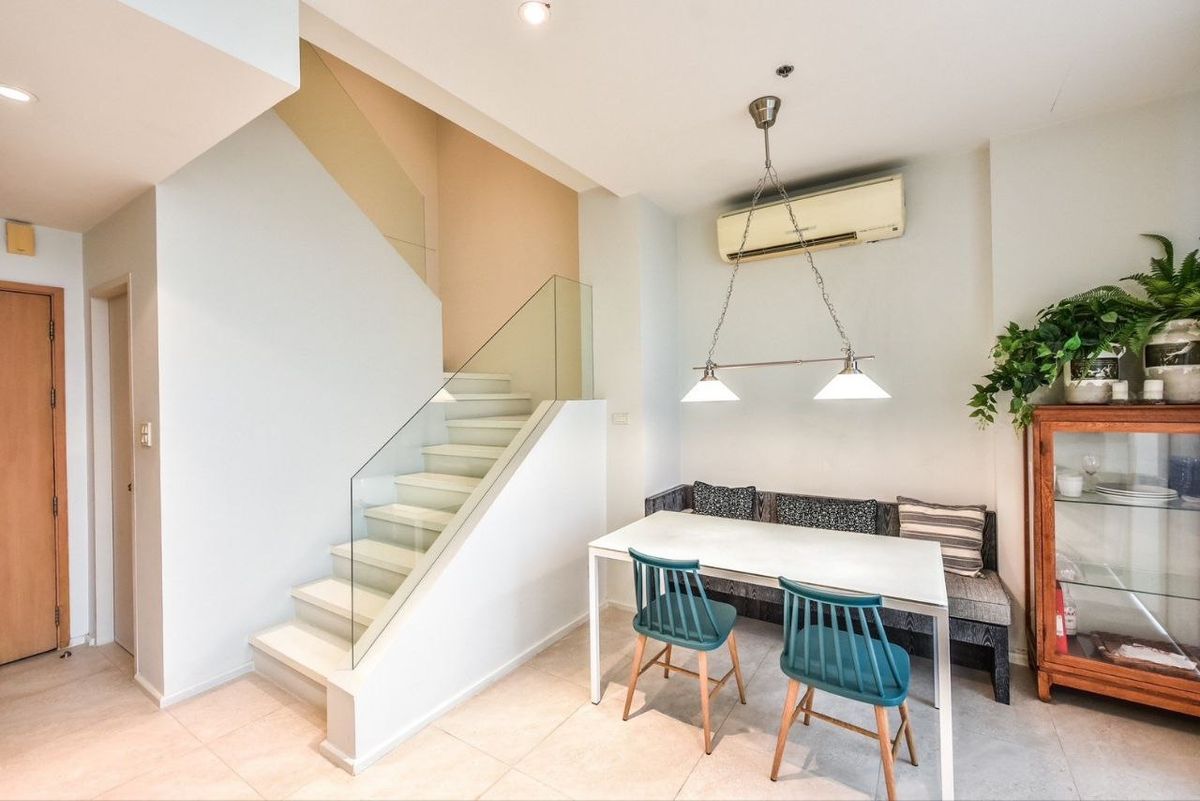 For RentCondoRatchathewi,Phayathai : Villa Rachatewi【𝐑𝐄𝐍𝐓】🔥Luxury design completes your living space, with light to please content creators.🔥  Contact Line ID: @hacondo