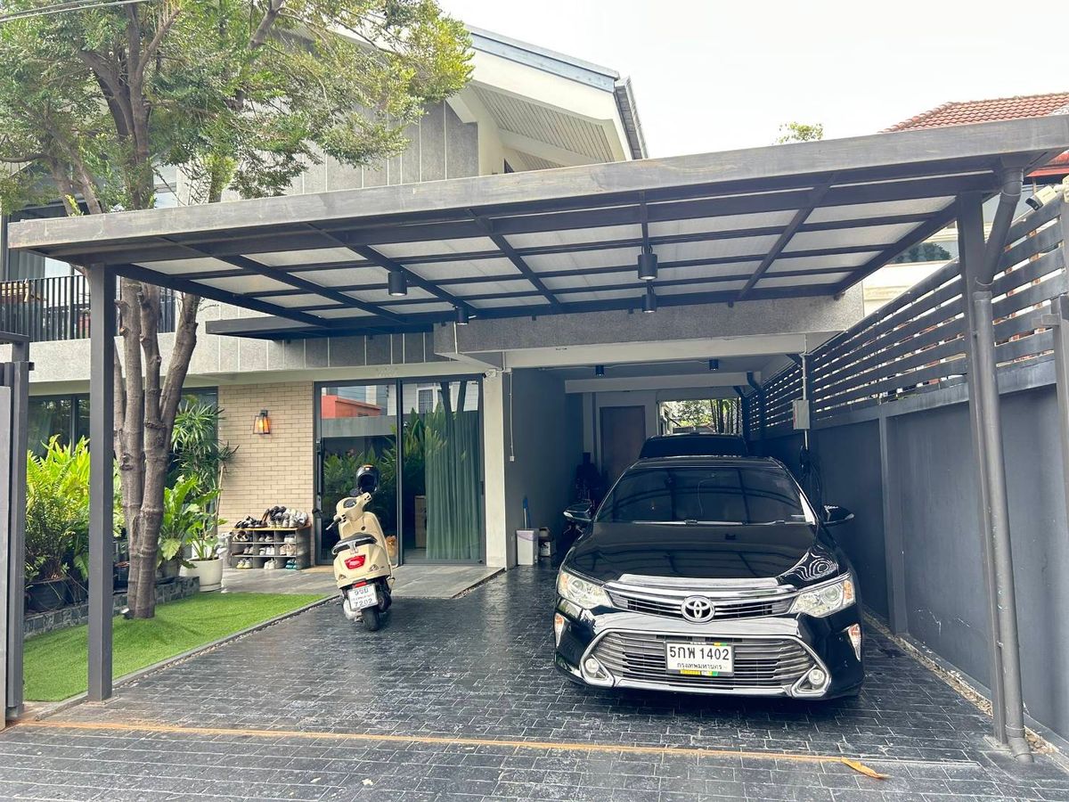 For SaleHouseSukhumvit, Asoke, Thonglor : Detached house, Sukhumvit zone, near BTS. Phra Khanong only 4 minutes