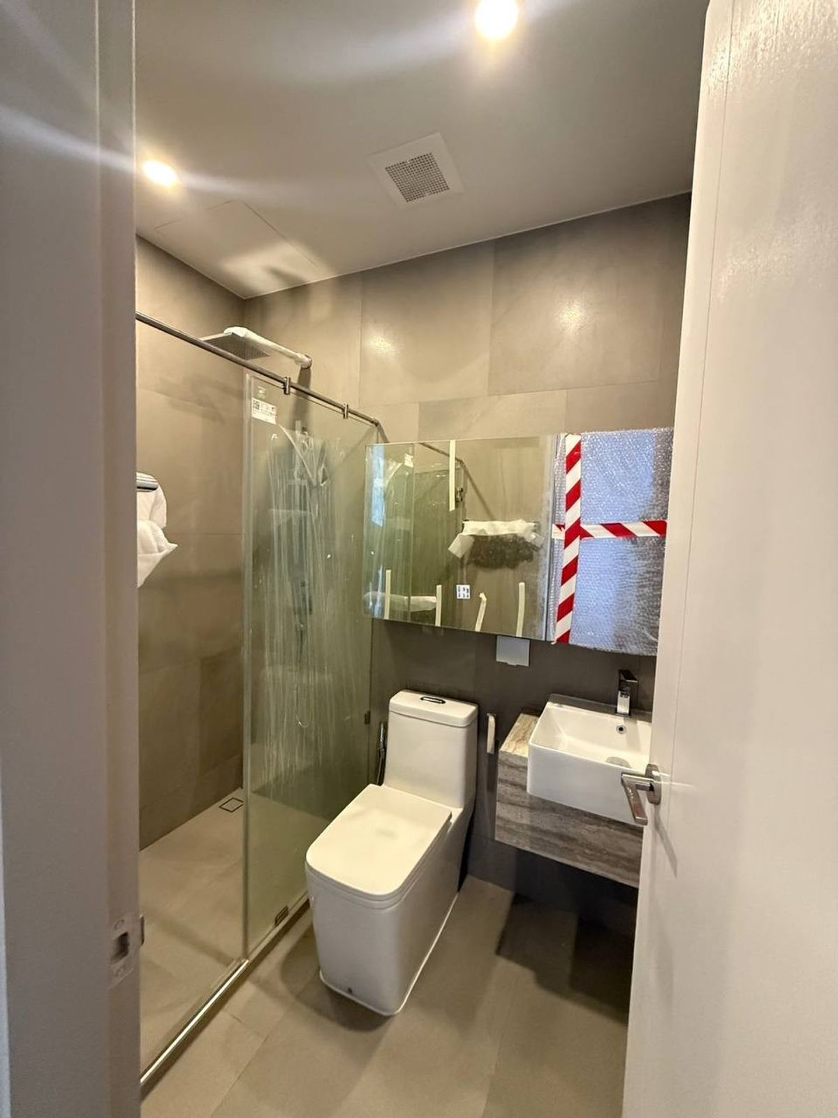 ขายคอนโดราชเทวี พญาไท : Park Origin Phayathai【𝐒𝐄𝐋𝐋】🔥ห้องใหม่แกะกล่อง โทนขาวน้ำตาลเทาเรียบง่าย เติมบรรยากาศสงบ🔥  ติดต่อไลน์ไอดี: @hacondo