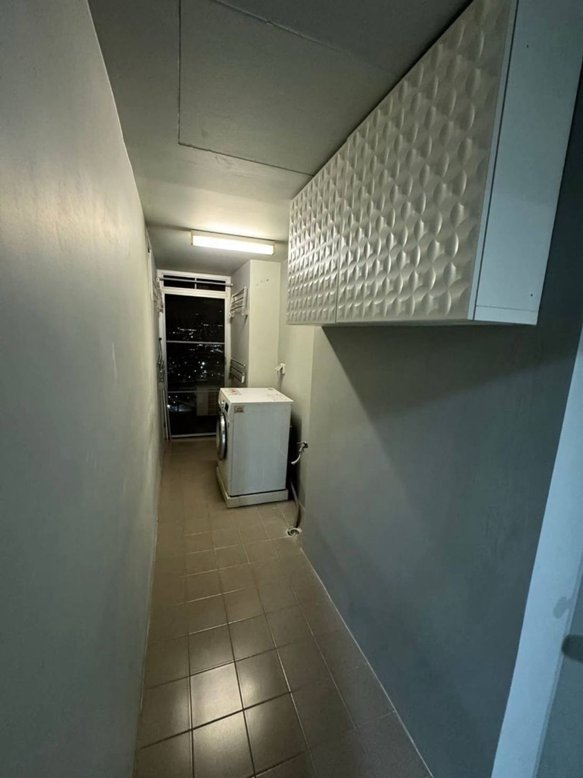 For RentCondoRama9, Petchburi, RCA : Belle Grand Rama 9, Building A, Floor 20, Open City View, Size 101.00 sq.m., 3 Bedrooms, 2 Bathrooms, 50,000 baht