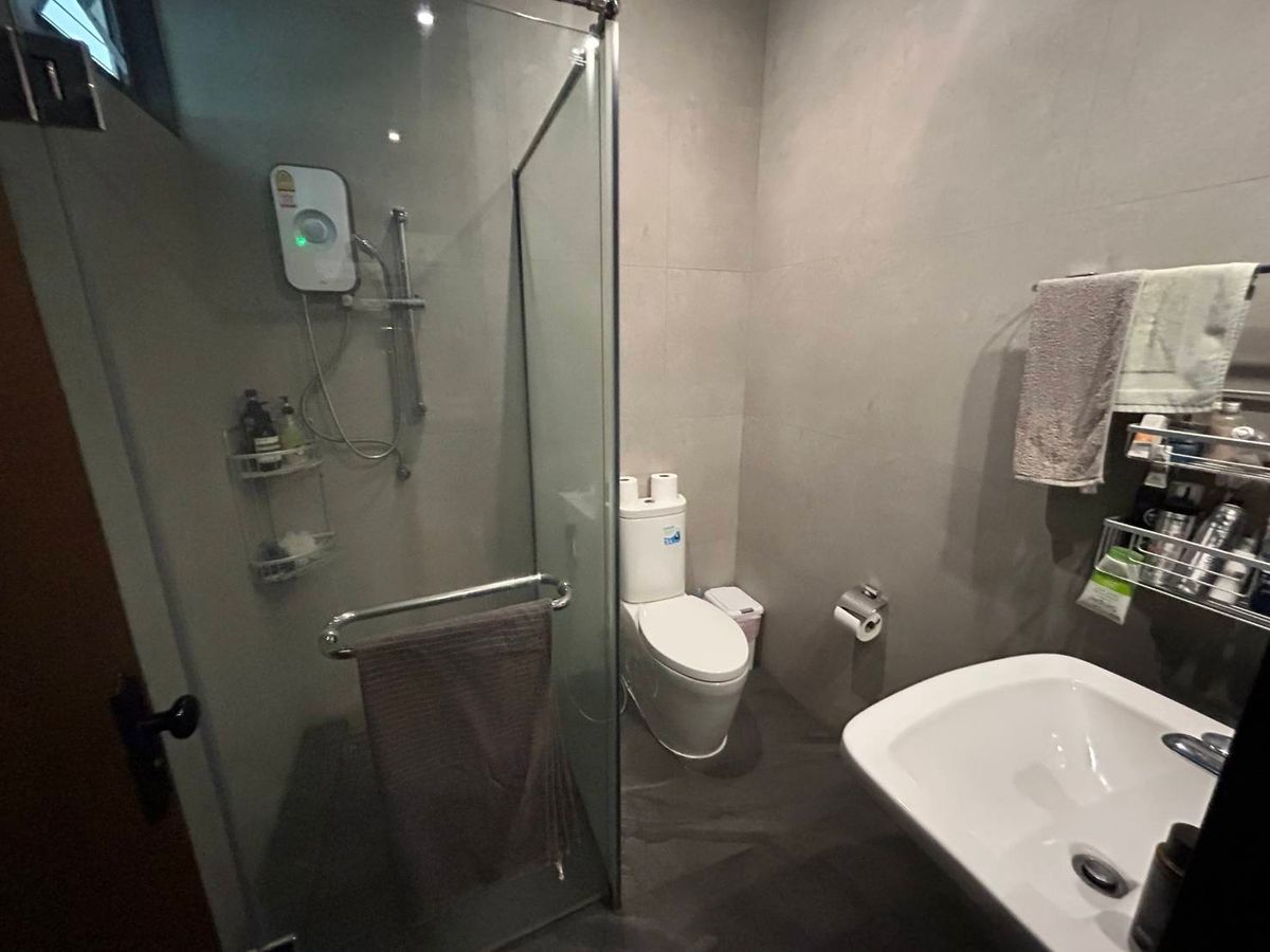 For SaleHouseSukhumvit, Asoke, Thonglor : Detached house, Sukhumvit zone, near BTS. Phra Khanong only 4 minutes