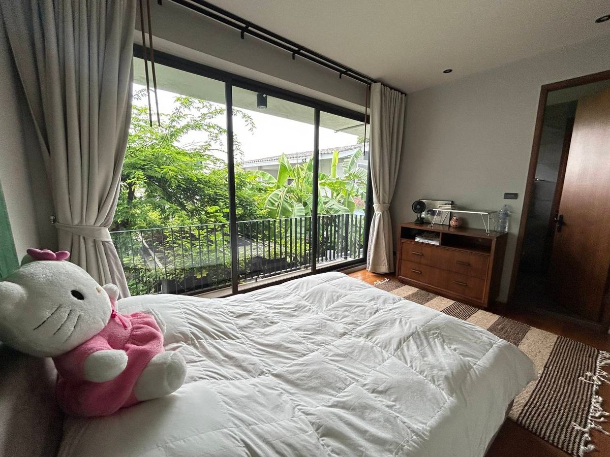 For SaleHouseSukhumvit, Asoke, Thonglor : Detached house, Sukhumvit zone, near BTS. Phra Khanong only 4 minutes