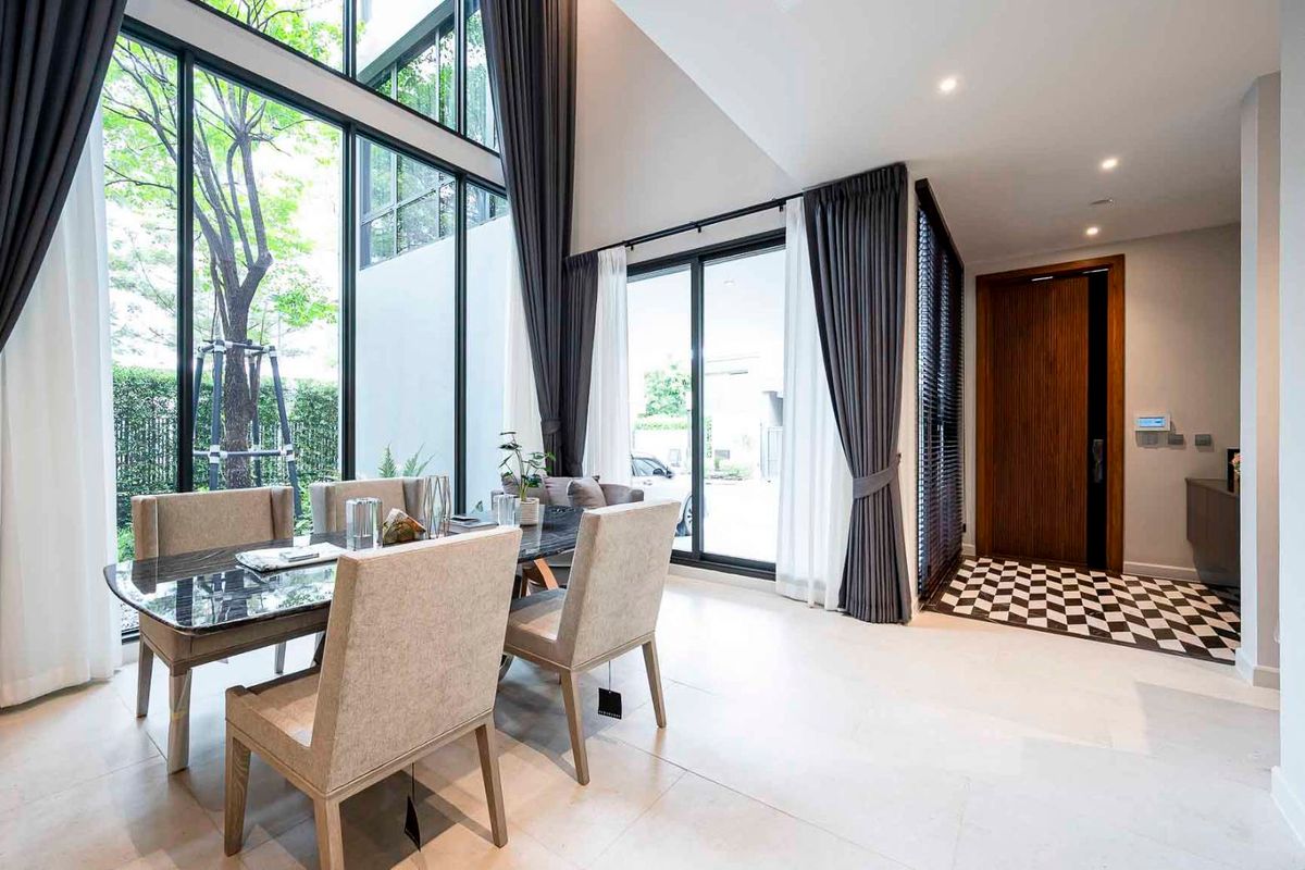 ให้เช่าบ้านพัฒนาการ ศรีนครินทร์ : บ้านเดี่ยวให้เช่า ✨ Bugaan Pattanakarn ✨ 4 ห้องนอน 5 ห้องน้ำ เฟอร์นิเจอร์ และ เครื่องใช้ไฟฟ้าครบ 