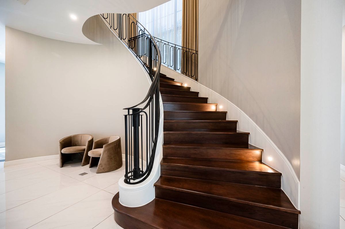 ให้เช่าบ้านพัฒนาการ ศรีนครินทร์ : บ้านเดี่ยวให้เช่า 📍 Narasiri Krungthep Kreetha 📍 5 ห้องนอน 6 ห้องน้ำ เฟอร์นิเจอร์ และ เครื่องใช้ไฟฟ้าครบ 