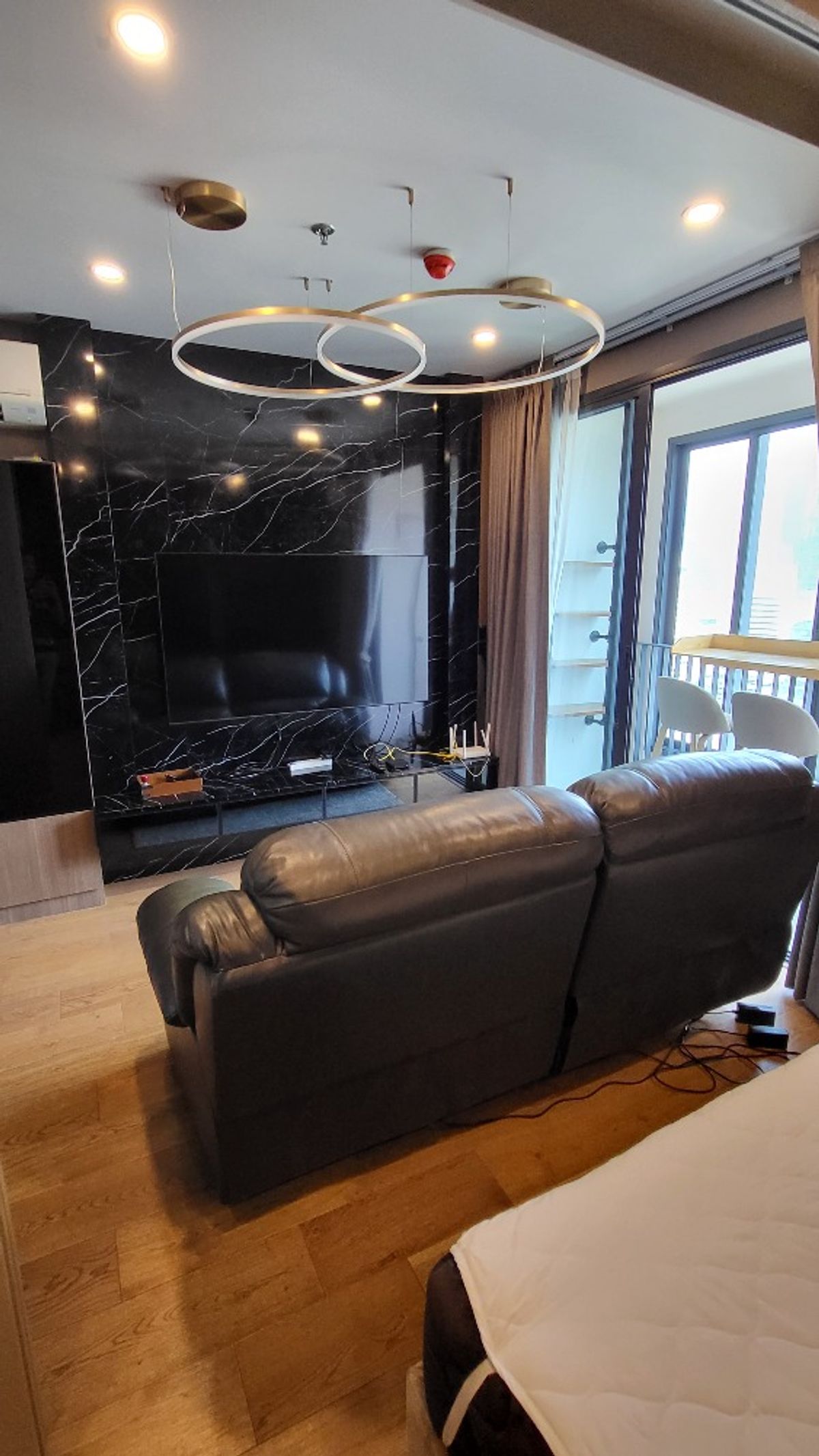 ขายคอนโดราชเทวี พญาไท : Q Chidlom Phetchaburi【𝐒𝐄𝐋𝐋 & 𝐑𝐄𝐍𝐓】🔥คอนโดหรูสไตล์ Futuristic ใจกลางชิดลม พร้อม Sky Lounge และ Co-working space🔥  ติดต่อไลน์ไอดี: @hacondo