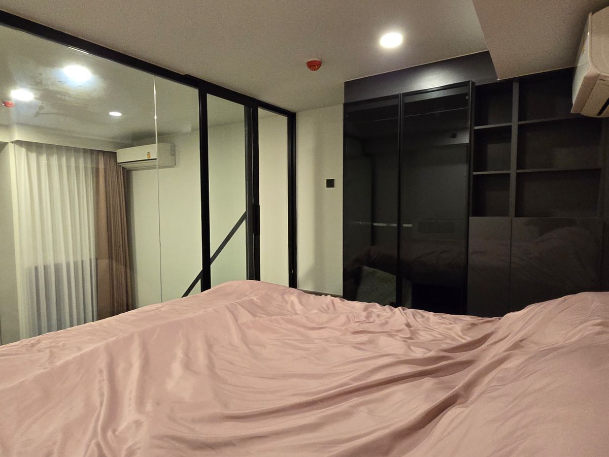 For SaleCondoSiam Paragon ,Chulalongkorn,Samyan : Park Origin Chula Samyan【𝐒𝐄𝐋𝐋 & 𝐑𝐄𝐍𝐓】🔥Warm, minimalist tones, complete with built-ins, perfect for both design and function.🔥  Contact Line ID: @hacondo