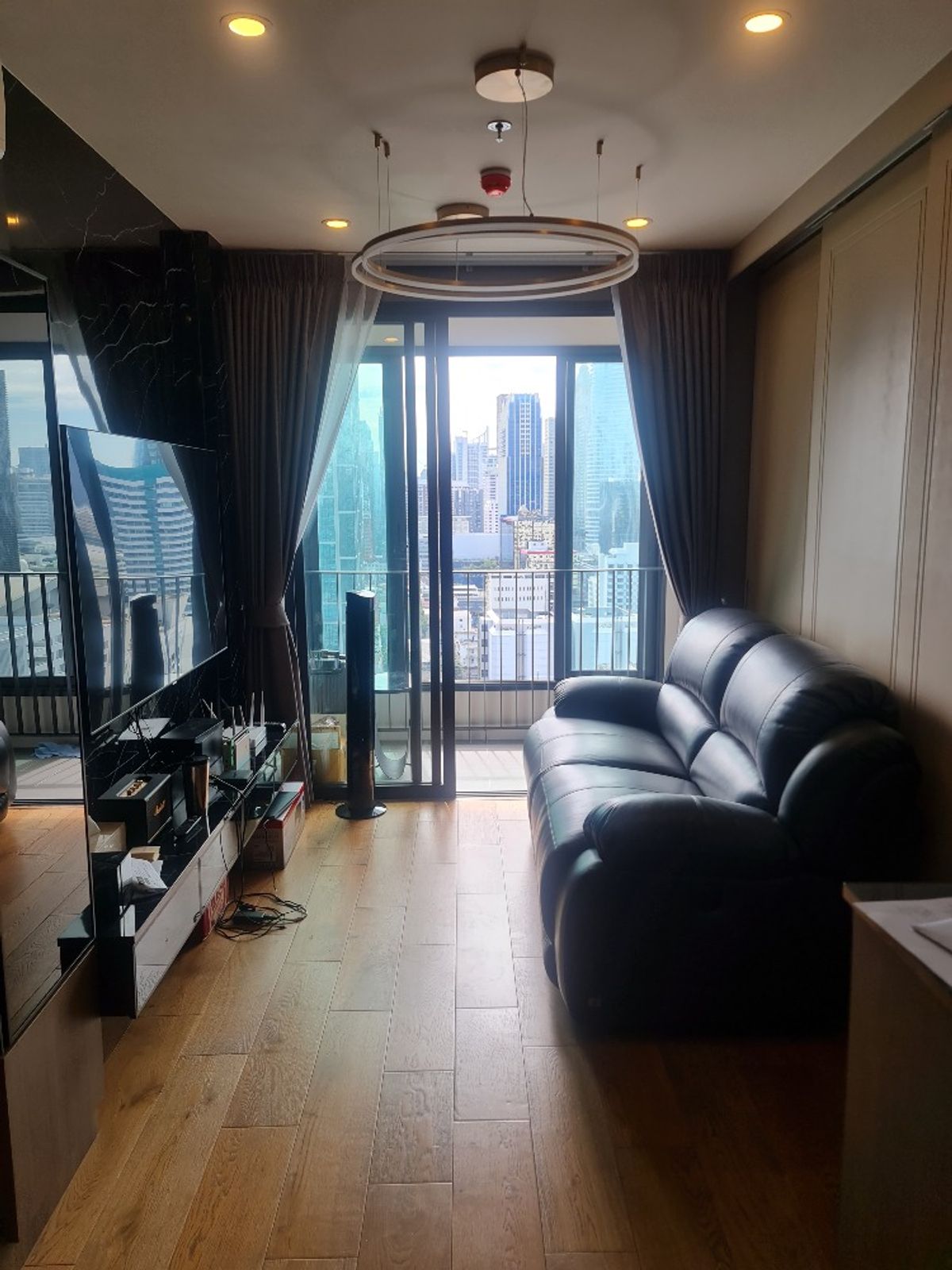 ขายคอนโดราชเทวี พญาไท : Q Chidlom Phetchaburi【𝐒𝐄𝐋𝐋 & 𝐑𝐄𝐍𝐓】🔥คอนโดหรูสไตล์ Futuristic ใจกลางชิดลม พร้อม Sky Lounge และ Co-working space🔥  ติดต่อไลน์ไอดี: @hacondo