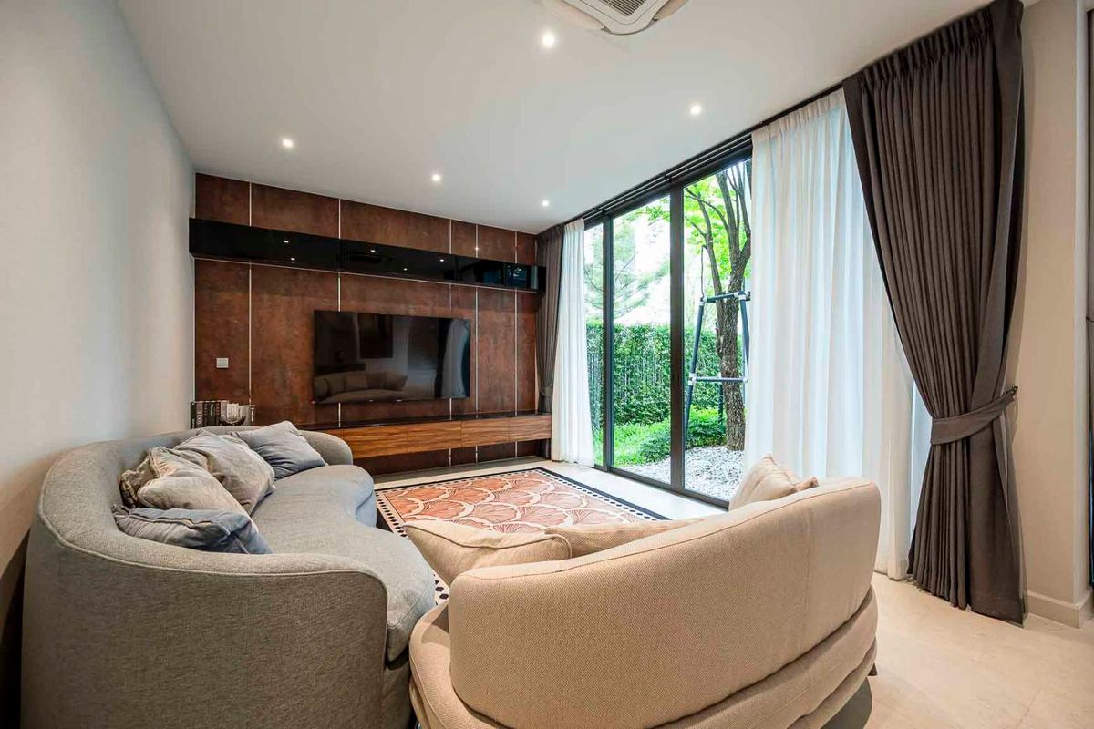 ให้เช่าบ้านพัฒนาการ ศรีนครินทร์ : บ้านเดี่ยวให้เช่า ✨ Bugaan Pattanakarn ✨ 4 ห้องนอน 5 ห้องน้ำ เฟอร์นิเจอร์ และ เครื่องใช้ไฟฟ้าครบ 