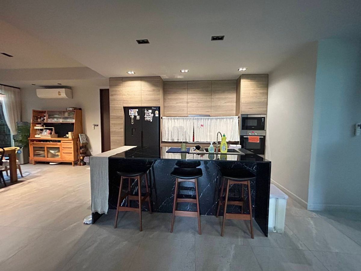 For SaleHouseSukhumvit, Asoke, Thonglor : Detached house, Sukhumvit zone, near BTS. Phra Khanong only 4 minutes