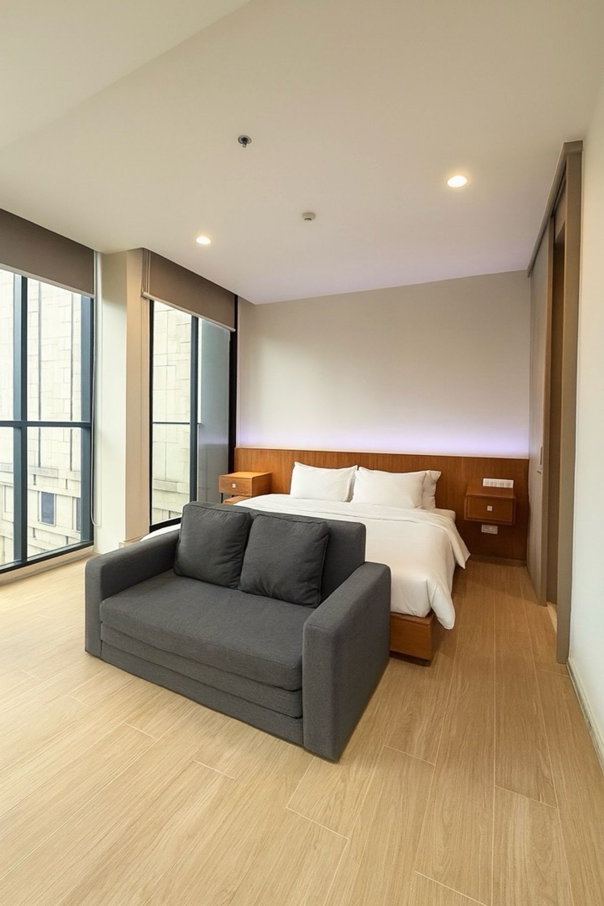 ให้เช่าคอนโดวิทยุ ชิดลม หลังสวน : Noble Ploenchit | 1Bed 47 ตร.ม. ชั้น 8 | ใกล้ BTS เพลินจิต | 30,000