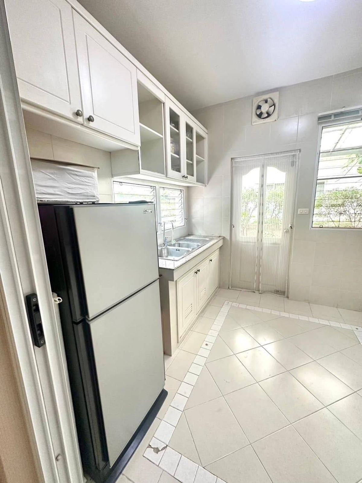 ให้เช่าบ้านพัฒนาการ ศรีนครินทร์ : บ้านเดี่ยวให้เช่า 📍 Nantawan Suanluang Rama 9 📍 4 ห้องนอน 3 ห้องน้ำ เฟอร์นิเจอร์ และ เครื่องใช้ไฟฟ้าครบ 