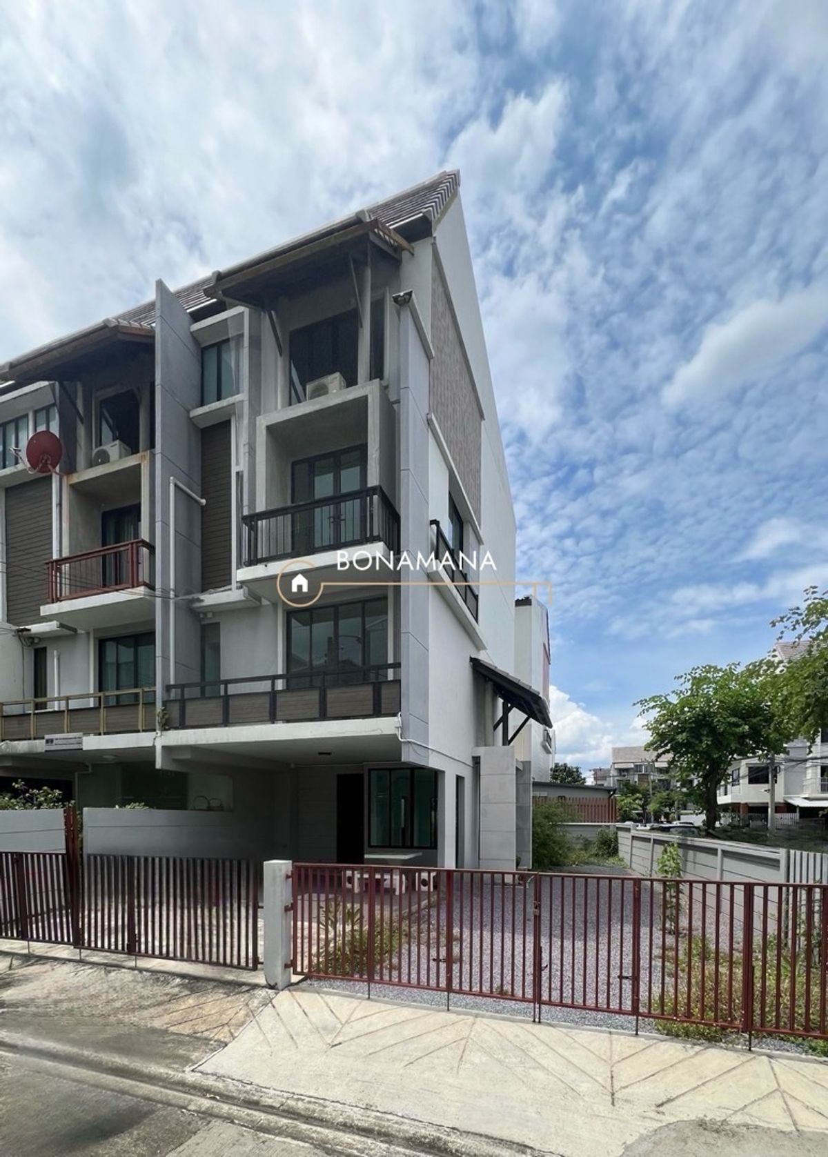 For RentHome OfficeOnnut, Udomsuk : Home Office On Nut 39 (BTS Sri Nuch 1.1 km)