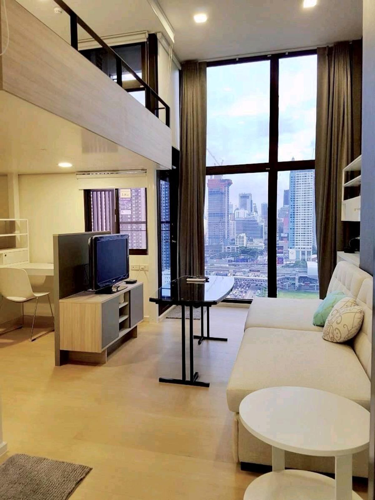 ให้เช่าคอนโดพระราม 9 เพชรบุรีตัดใหม่ RCA : ให้เช่าคอนโดชีวาทัย Residence อโศก 34.52 ตรม. 1 ห้องนอน ชั้น 18 25,000 บาทต่อเดือน
