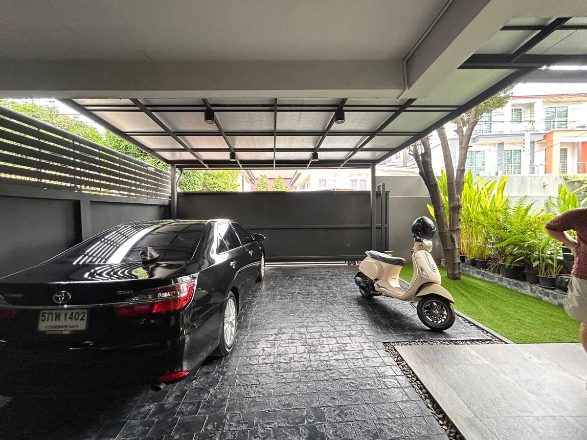 For SaleHouseSukhumvit, Asoke, Thonglor : Detached house, Sukhumvit zone, near BTS. Phra Khanong only 4 minutes