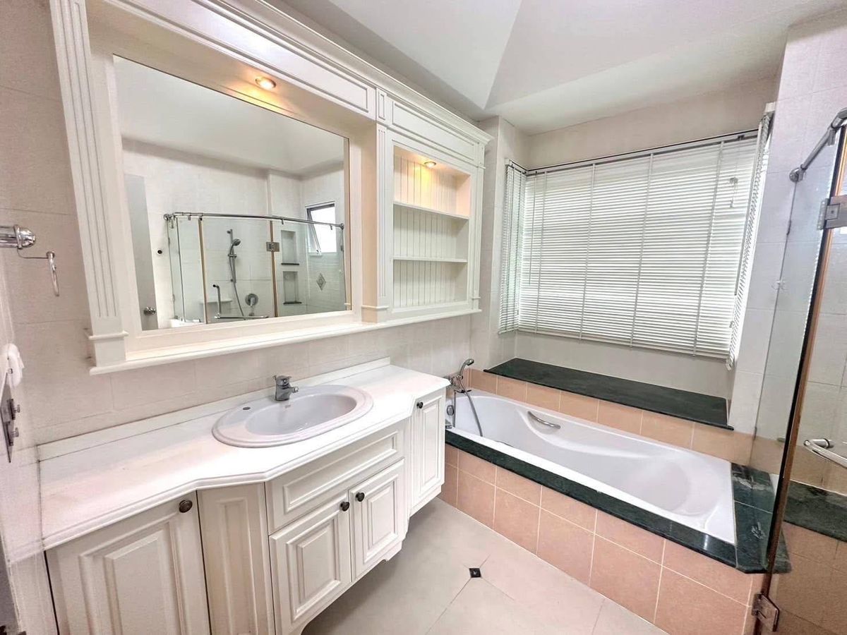 ให้เช่าบ้านพัฒนาการ ศรีนครินทร์ : บ้านเดี่ยวให้เช่า 📍 Nantawan Suanluang Rama 9 📍 4 ห้องนอน 3 ห้องน้ำ เฟอร์นิเจอร์ และ เครื่องใช้ไฟฟ้าครบ 