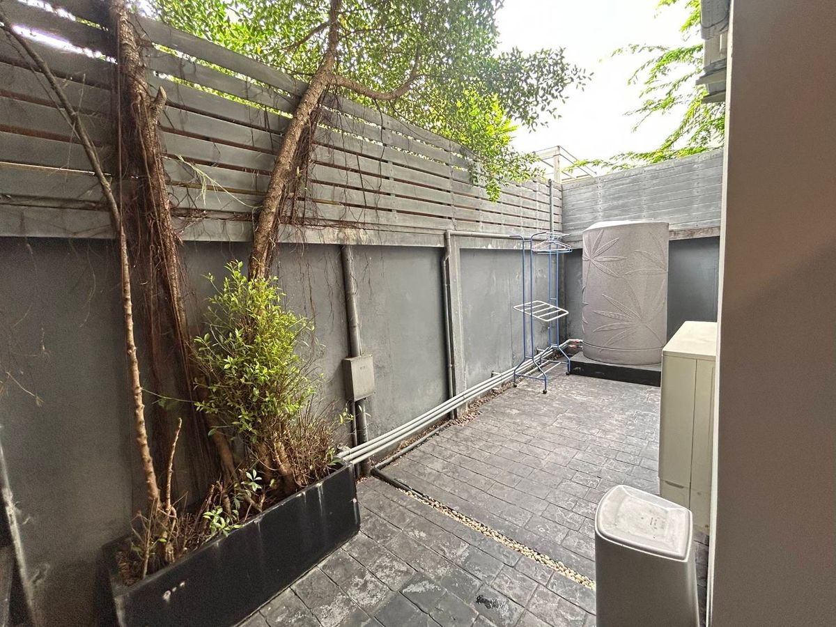 For SaleHouseSukhumvit, Asoke, Thonglor : Detached house, Sukhumvit zone, near BTS. Phra Khanong only 4 minutes