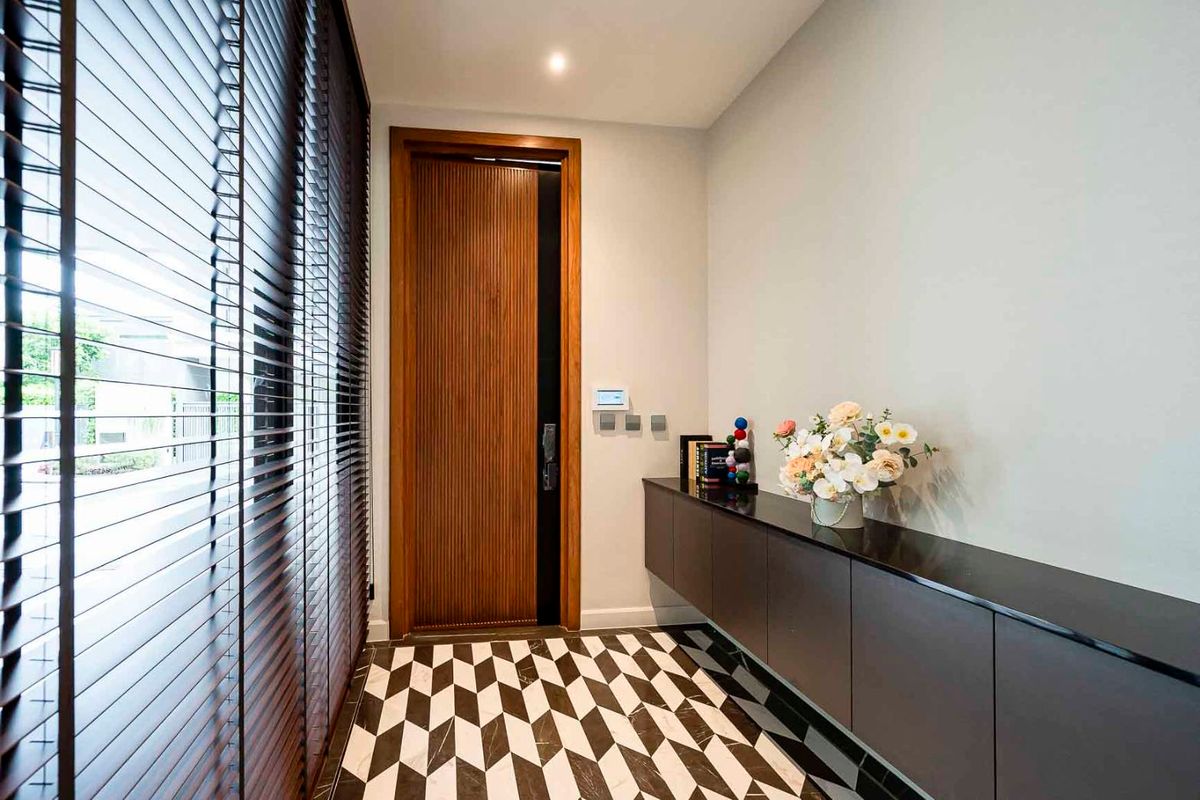 ให้เช่าบ้านพัฒนาการ ศรีนครินทร์ : บ้านเดี่ยวให้เช่า ✨ Bugaan Pattanakarn ✨ 4 ห้องนอน 5 ห้องน้ำ เฟอร์นิเจอร์ และ เครื่องใช้ไฟฟ้าครบ 