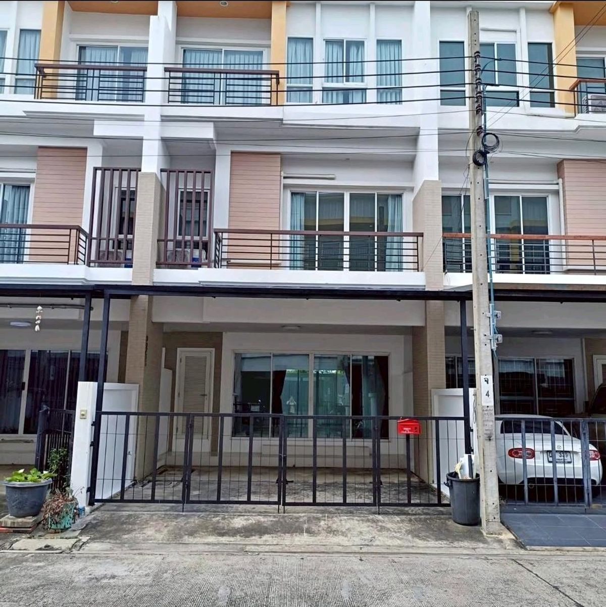 ให้เช่าทาวน์โฮมเกษตร นวมินทร์ ลาดปลาเค้า : ให้เช่าทาวน์โฮม 3 ชั้น ม. ภณาสิริ เรสซิเดนซ์ เกษตร-นวมินทร์ (Panasiri) พร้อมเข้าอยู่