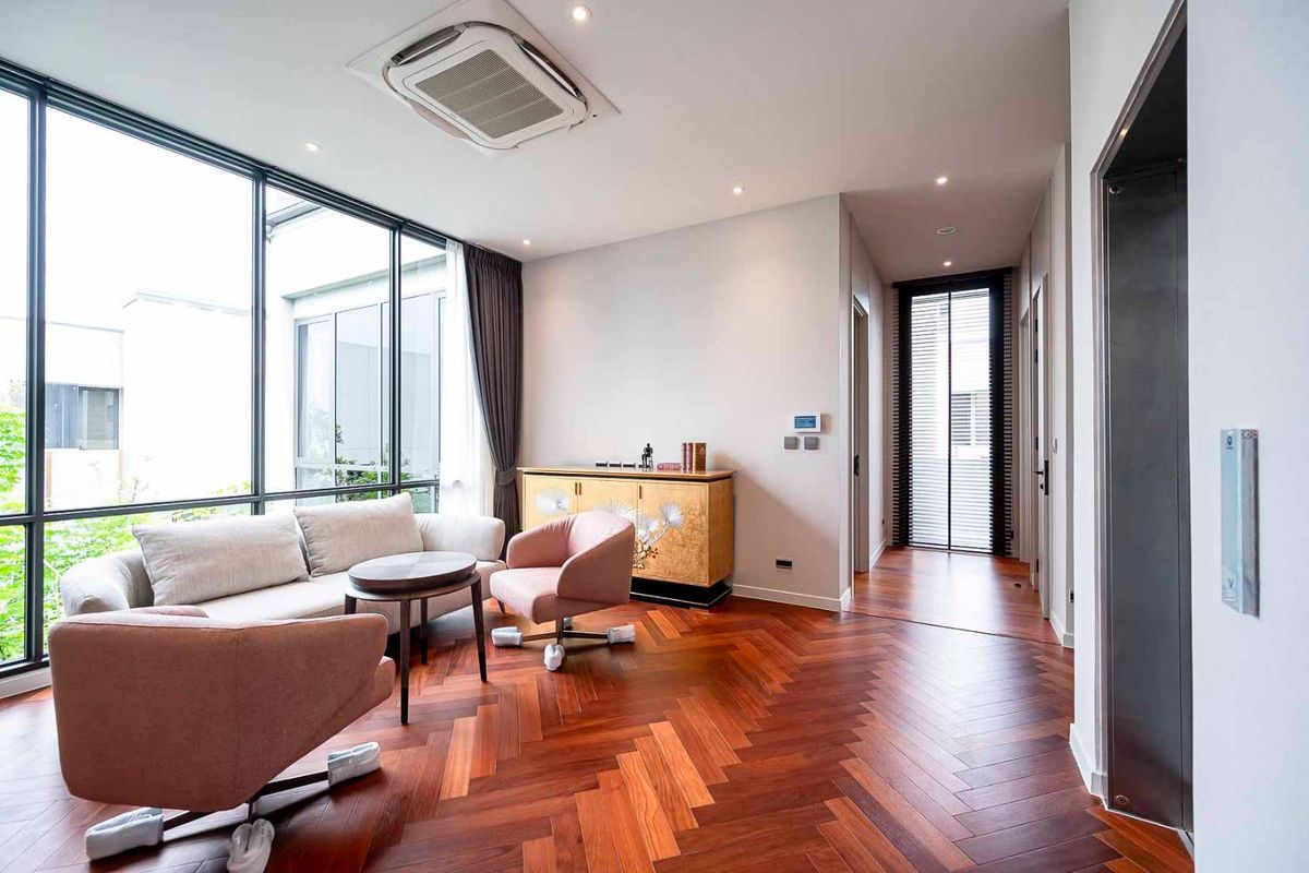 ให้เช่าบ้านพัฒนาการ ศรีนครินทร์ : บ้านเดี่ยวให้เช่า ✨ Bugaan Pattanakarn ✨ 4 ห้องนอน 5 ห้องน้ำ เฟอร์นิเจอร์ และ เครื่องใช้ไฟฟ้าครบ 