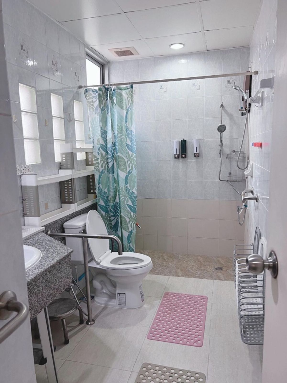 For SaleCondoRatchathewi,Phayathai : Pathumwan Resort【𝐒𝐄𝐋𝐋 & 𝐑𝐄𝐍𝐓】🔥Elegant, warm, minimalist style with full built-ins, all in one place🔥  Contact Line ID: @hacondo