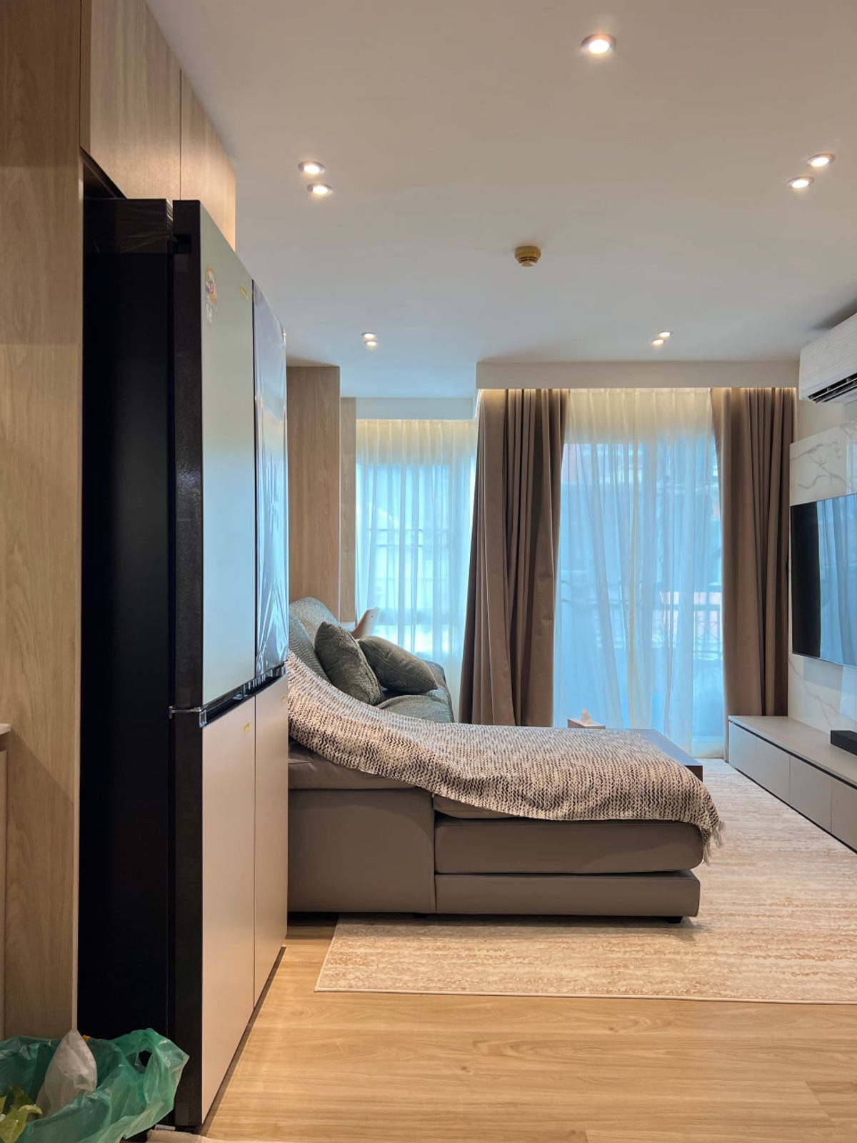 For SaleCondoSilom, Saladaeng, Bangrak : Surawong City Resort【𝐒𝐄𝐋𝐋 & 𝐑𝐄𝐍𝐓】🔥Beautiful, warm resort-style rooms with a natural feel but urban functionality🔥  Contact Line ID: @hacondo