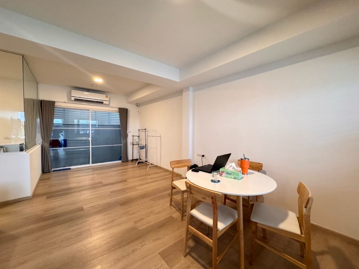 ขายทาวน์โฮมบางนา แบริ่ง ลาซาล : 🔥ForSale 🔥 Indy บางนา- รามคำแหง2 • ใกล้เมกะ บางนา ‼️ ตรงข้ามนานาชาติ Dulwich⚡️ราคาพิเศษ** Duplex  ✅ บ้านติดสวนและคลับเฮาส์ | สภาพดีมาก**