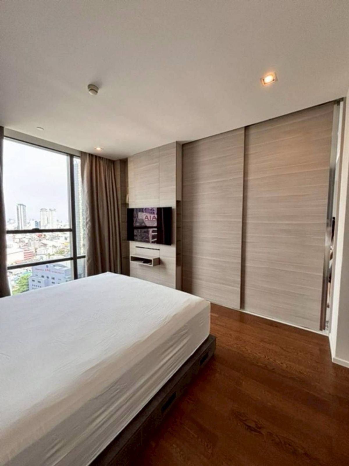 ให้เช่าคอนโดสาทร นราธิวาส :  ★ The Bangkok Sathorn ★ 60 ตรม.,ชั้น 21 (1ห้องนอน 1 ห้องน้ำ), ★ใกล้ BTS สุรศักดิ์★ใกล้จุดขึ้น-ลงทางพิเศษศรีรัช ★ สิ่งอำนวยความสะดวกมากมาย★ เครื่องใช้ไฟฟ้าครบครัน★ 