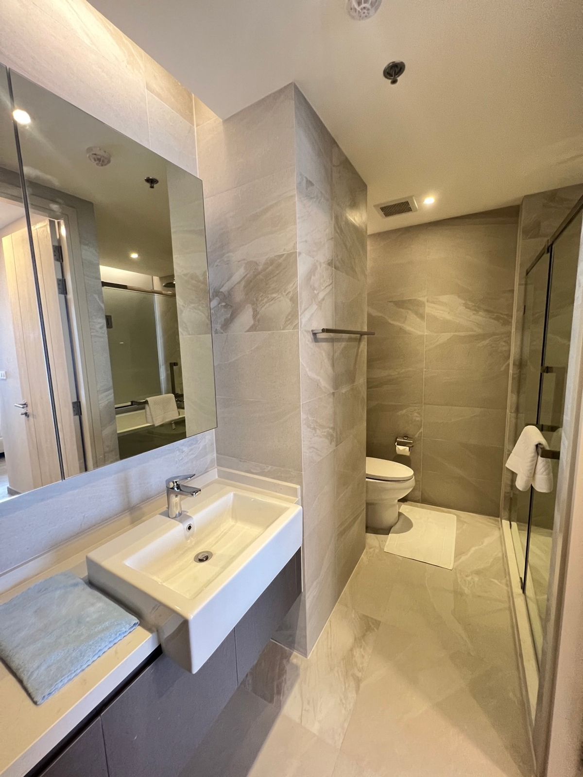 For RentCondoSriracha Laem Chabang Ban Bueng : RC021123 Condo for Rent Keen Center Sriracha, Only One Condo on the Best Location in Sriracha